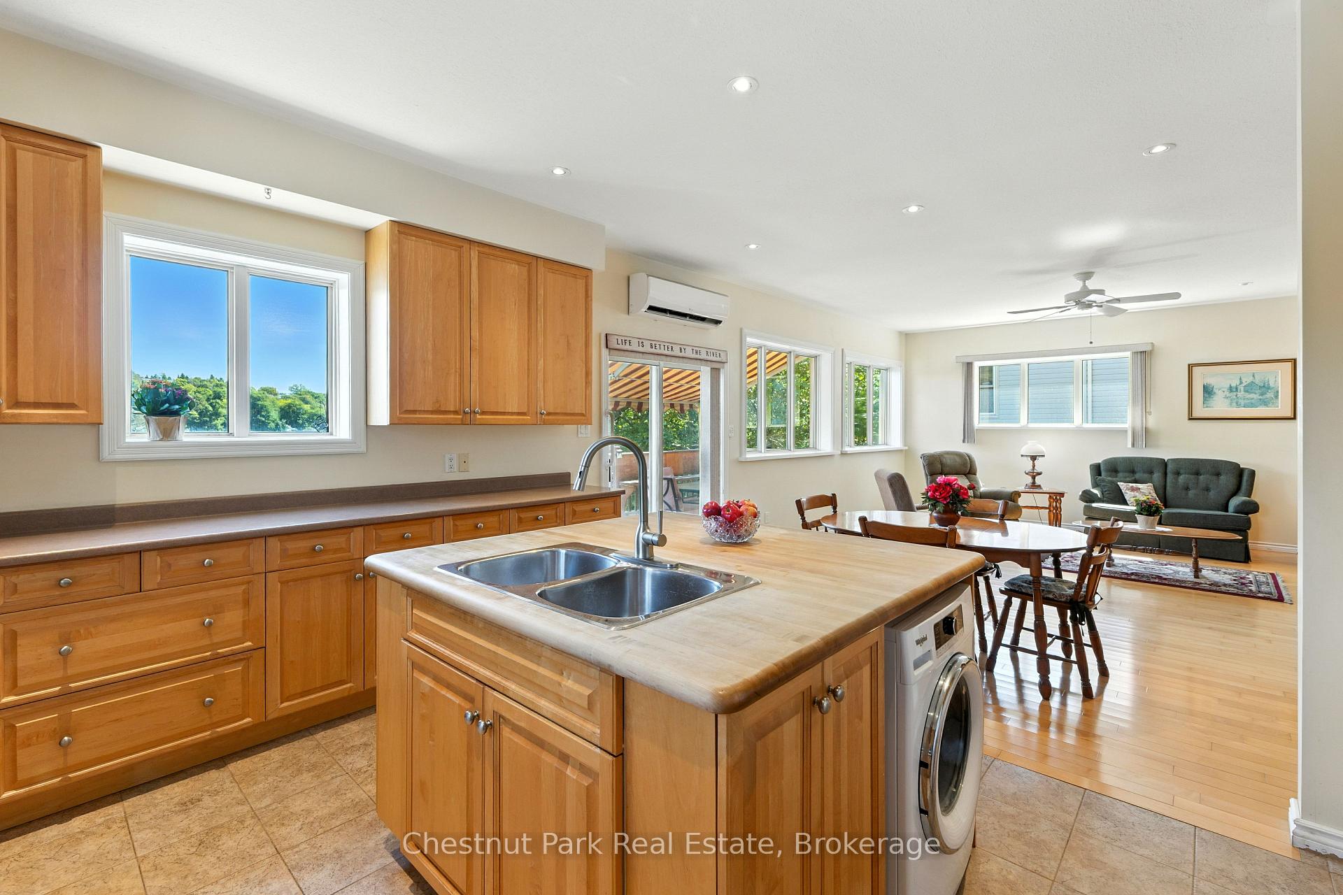 Photo 19 of 45 William Street, Parry Sound — HOMEH