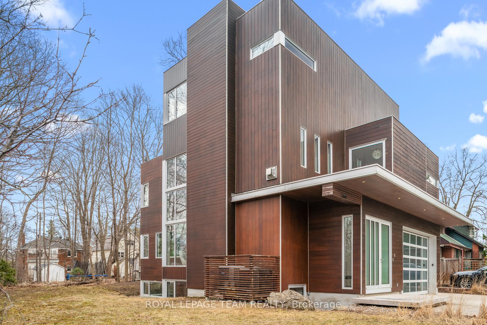 Photo 2 of 13 Rockcliffe Way, Ottawa, Lindenlea — HOMEH
