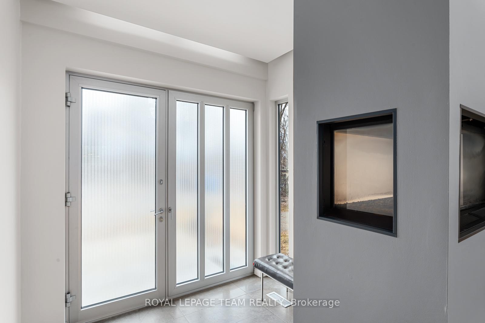 Photo 4 of 13 Rockcliffe Way, Ottawa, Lindenlea — HOMEH