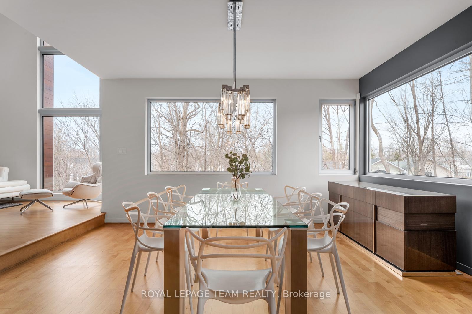 Photo 7 of 13 Rockcliffe Way, Ottawa, Lindenlea — HOMEH