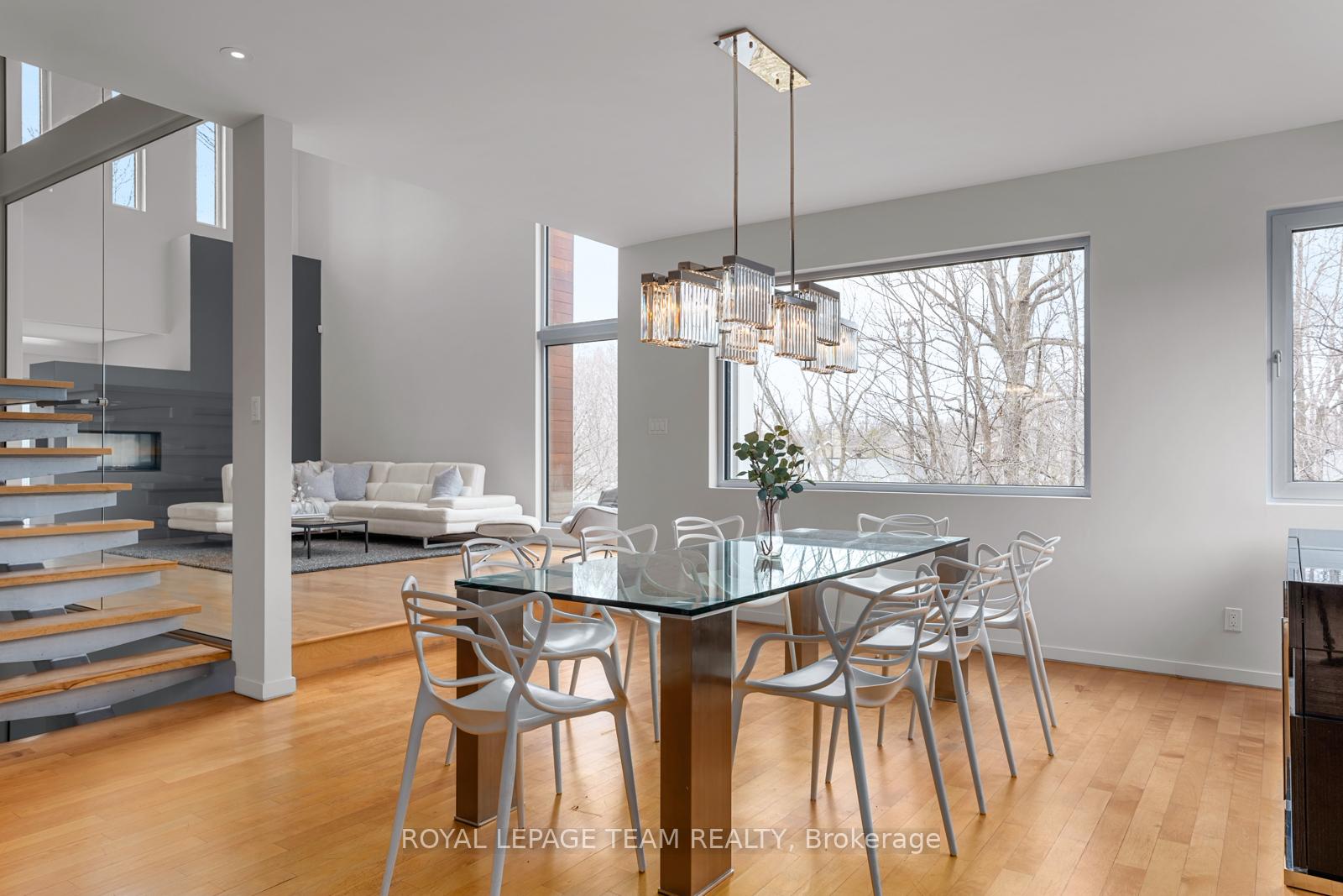 Photo 8 of 13 Rockcliffe Way, Ottawa, Lindenlea — HOMEH