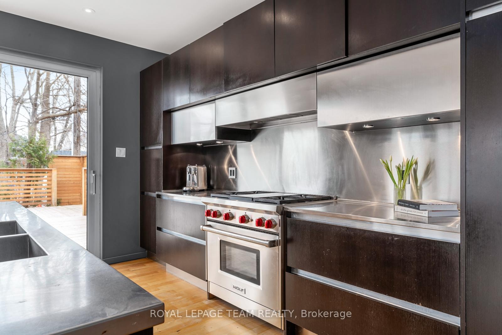 Photo 10 of 13 Rockcliffe Way, Ottawa, Lindenlea — HOMEH