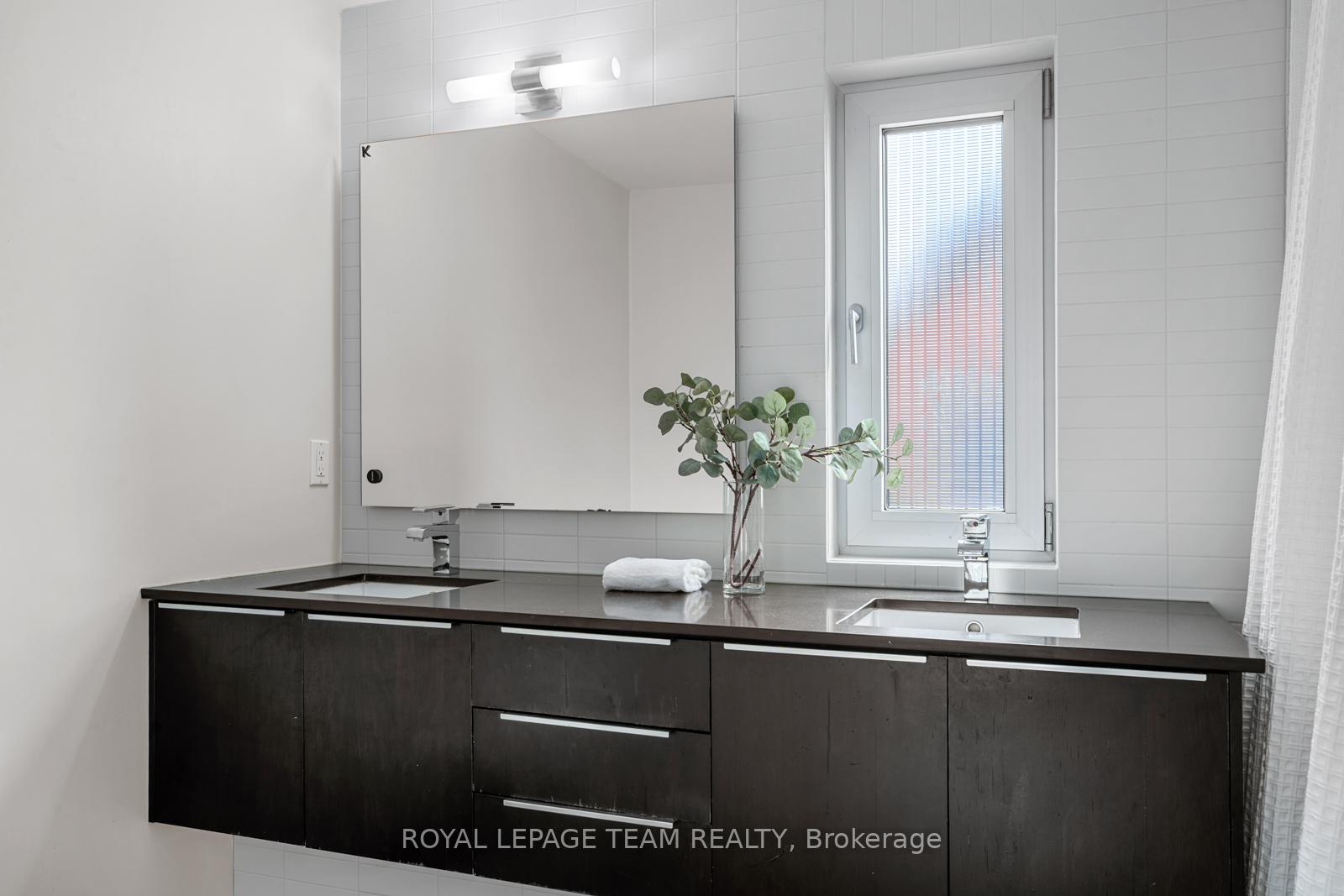 Photo 15 of 13 Rockcliffe Way, Ottawa, Lindenlea — HOMEH