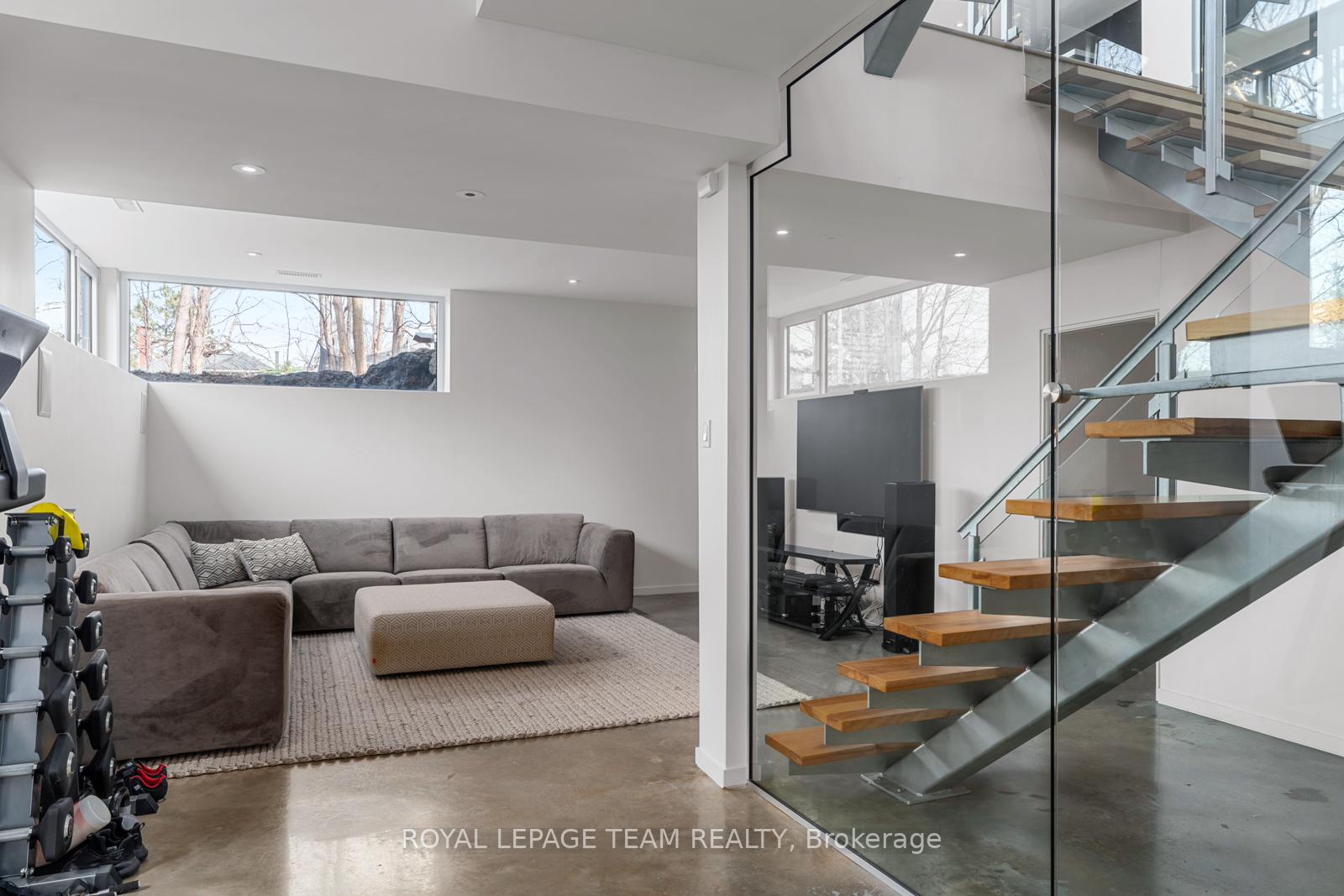 Photo 23 of 13 Rockcliffe Way, Ottawa, Lindenlea — HOMEH