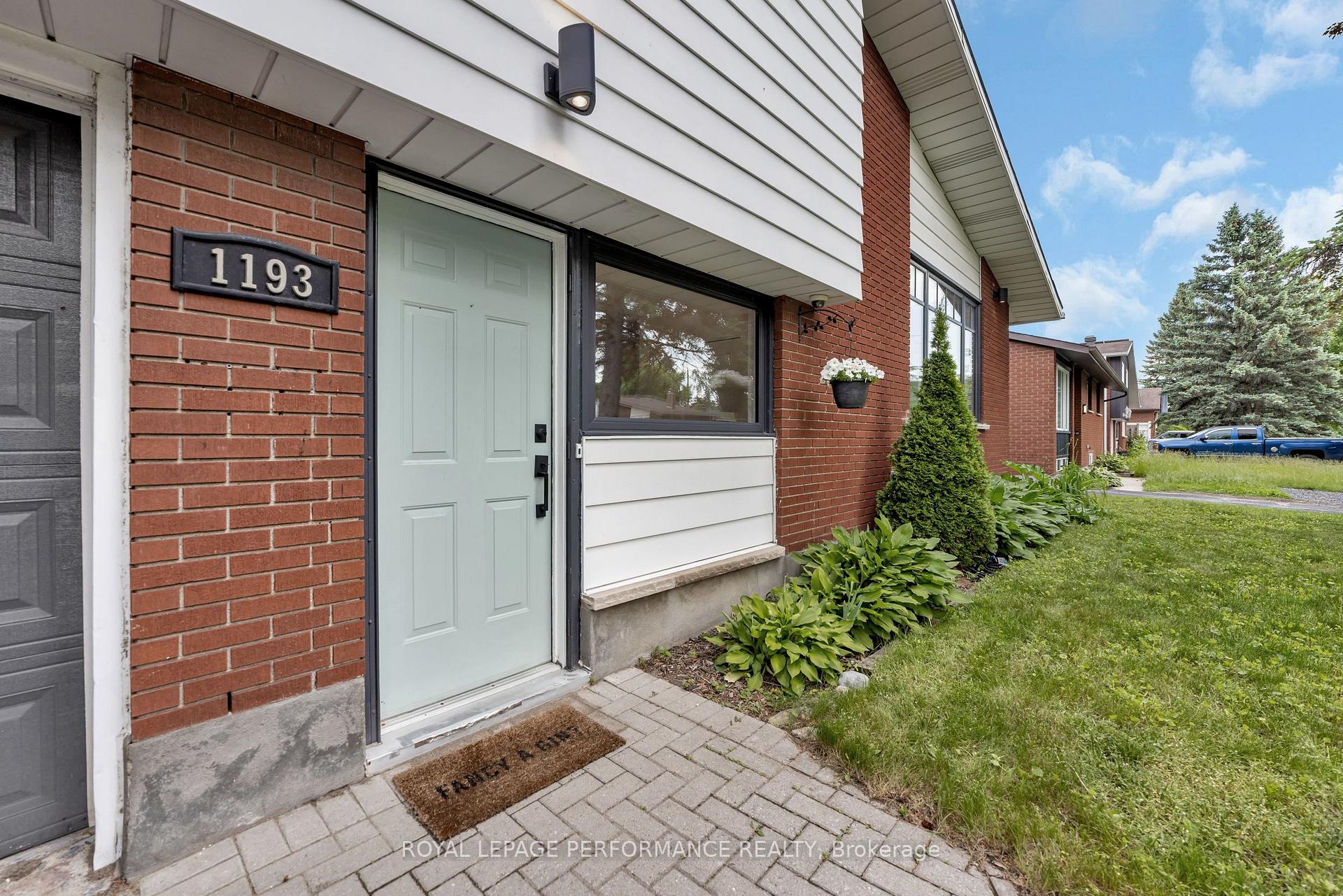 Photo 2 of 1193 Cobden Road, Ottawa, Queensway Terrace South/Ridgeview — HOMEH