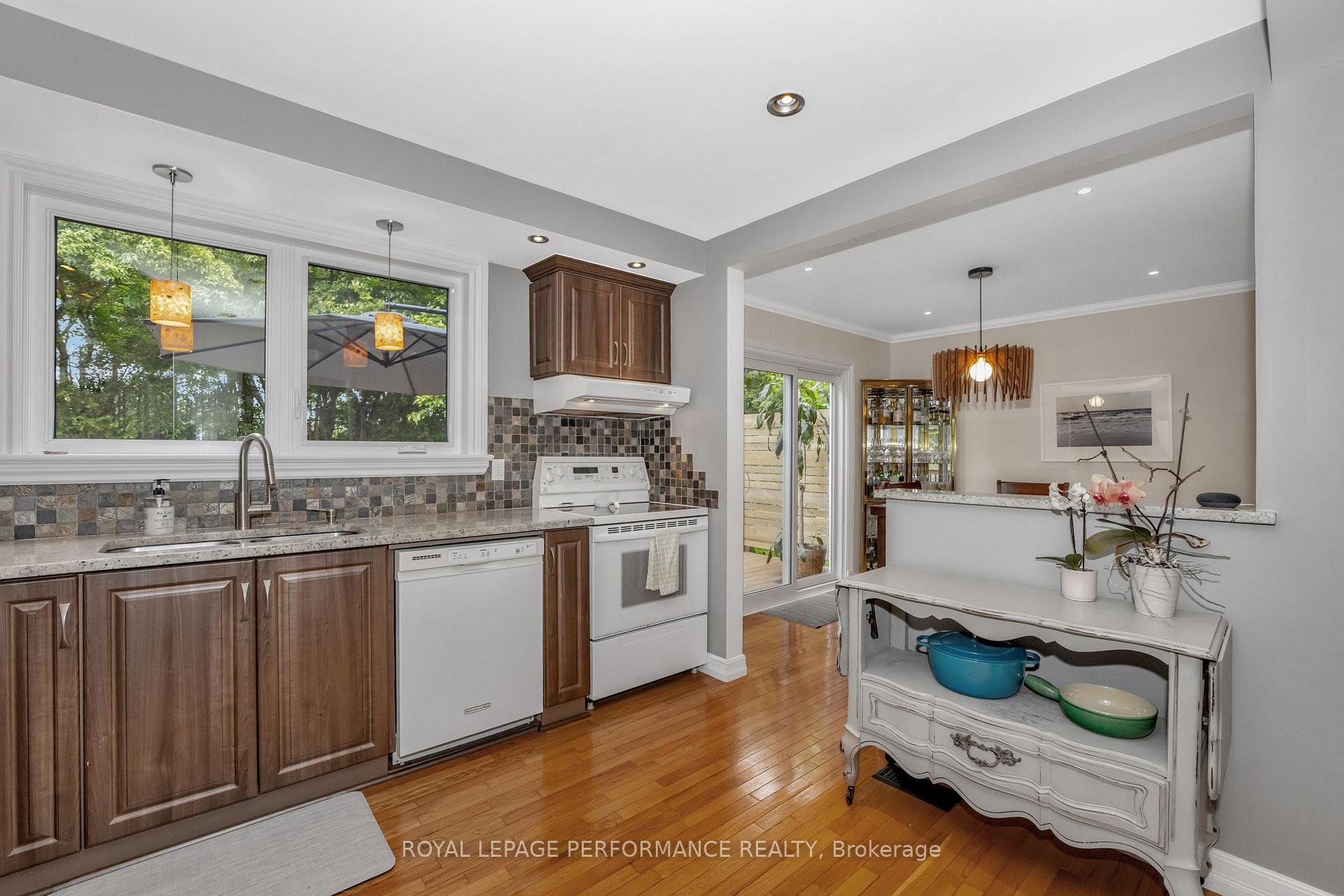 Photo 11 of 1193 Cobden Road, Ottawa, Queensway Terrace South/Ridgeview — HOMEH