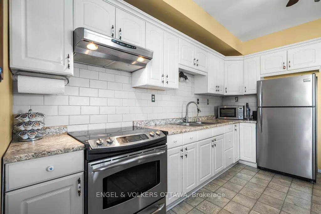 Photo 10 of 12420 Ormond Road, North Dundas, North Dundas (Winchester) Twp — HOMEH