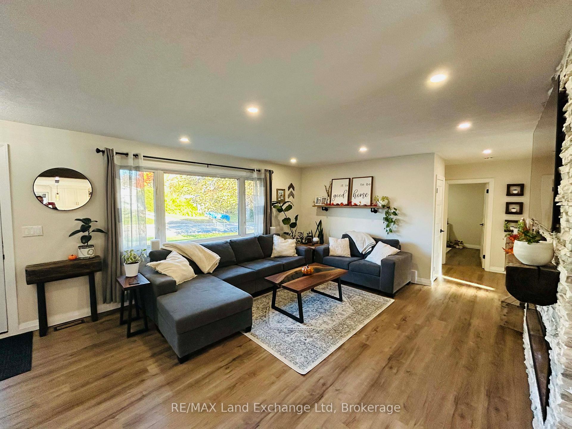 Photo 3 of 317 Carling Terrace, North Huron, Wingham — HOMEH