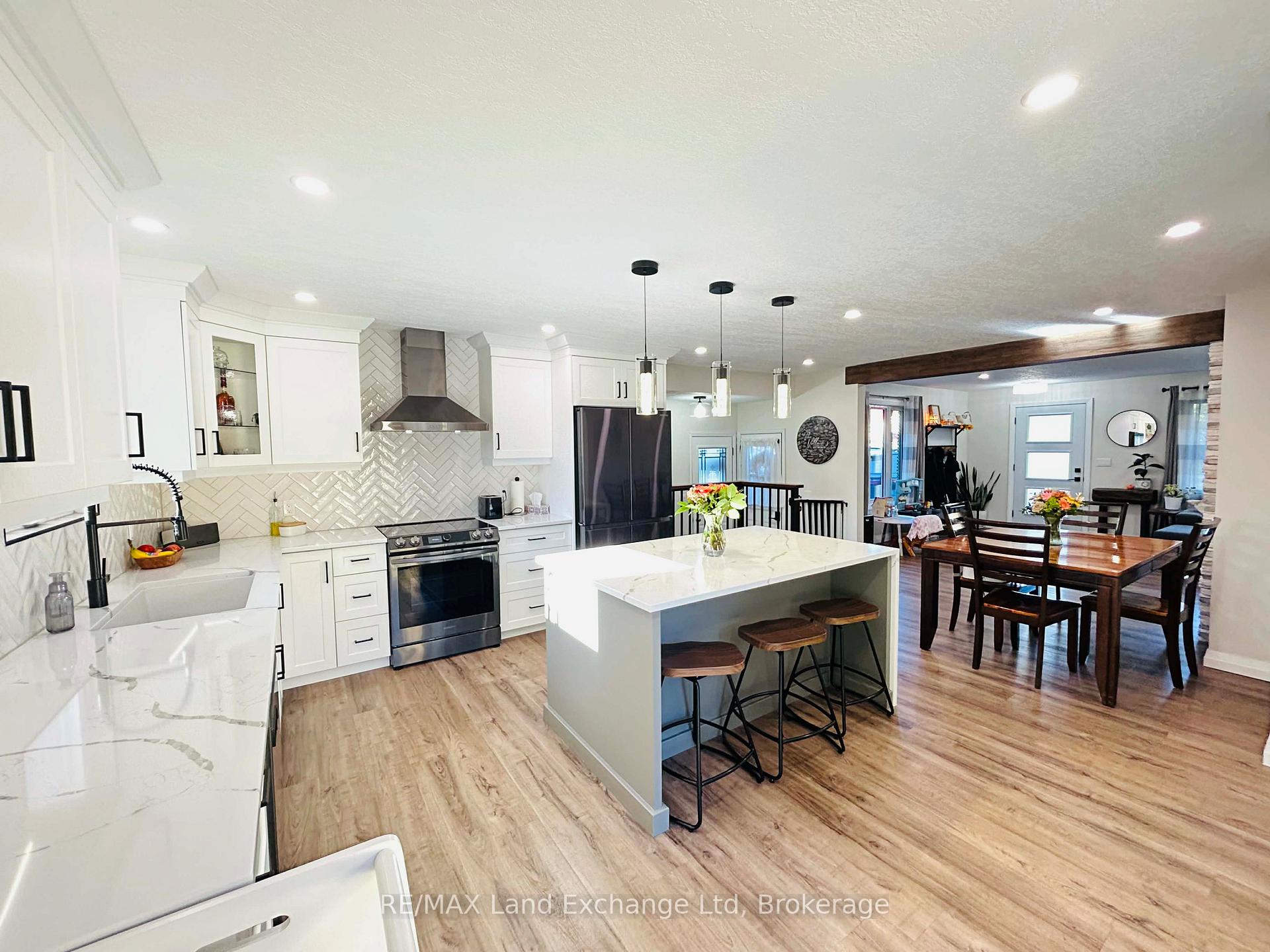 Photo 5 of 317 Carling Terrace, North Huron, Wingham — HOMEH