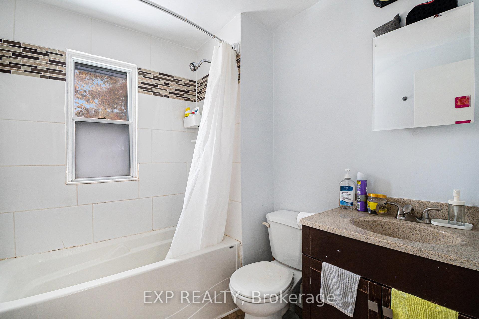 Photo 13 of 329 Donald Street, Ottawa, Overbrook/Castle Heights — HOMEH