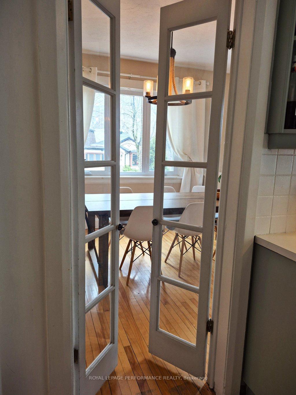 Photo 6 of 35 Acacia Avenue, Ottawa, Lindenlea — HOMEH