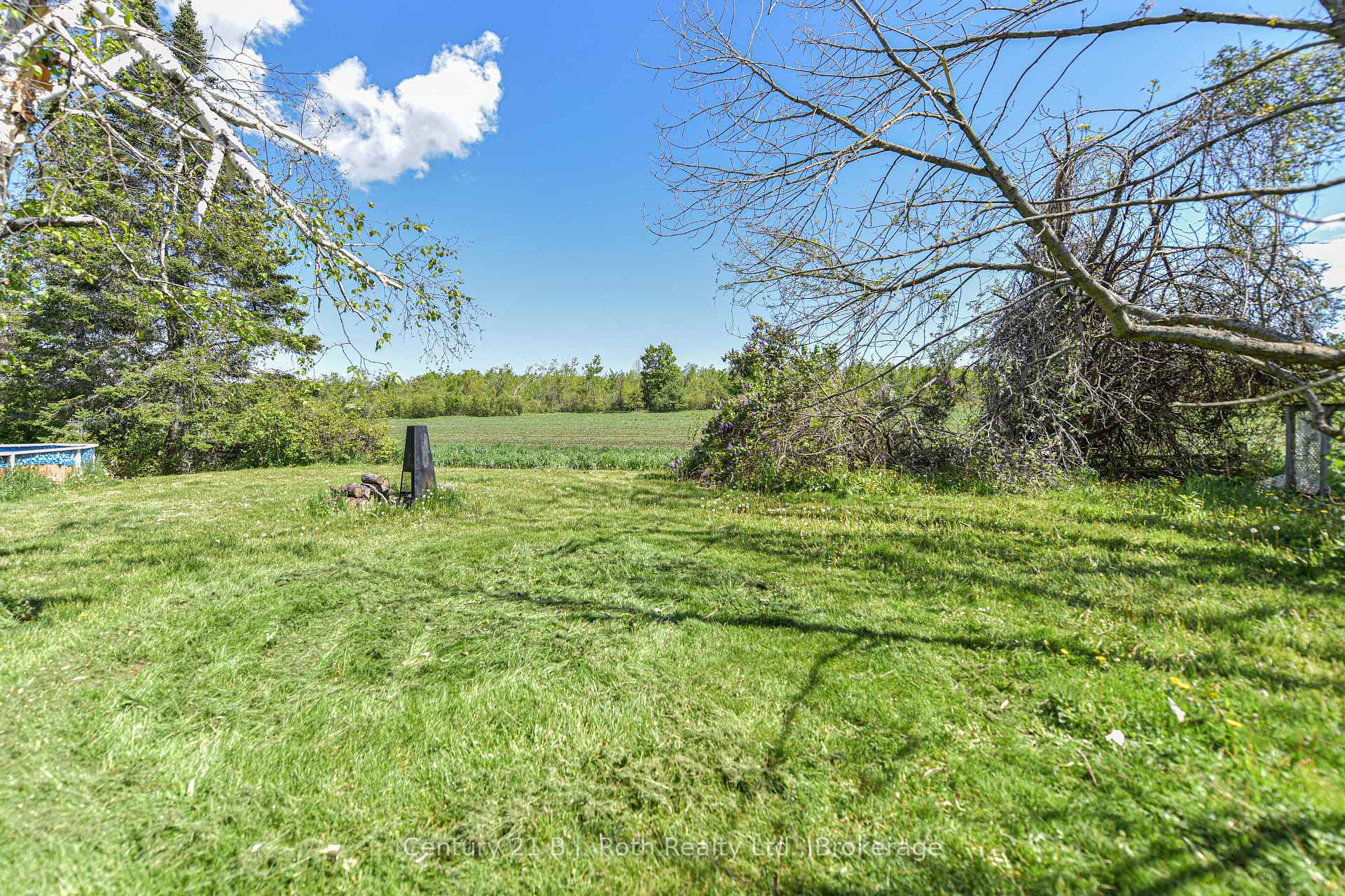 Photo 3 of 1535 15/16 Side Road E, Oro-Medonte, Rural Oro-Medonte — HOMEH