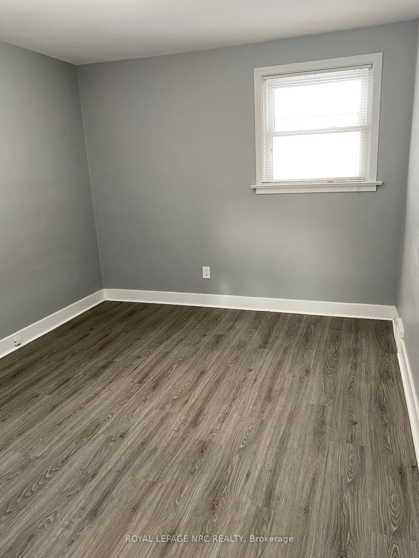 Photo 8 of 5477 Green Avenue, Niagara Falls, Ascot — HOMEH