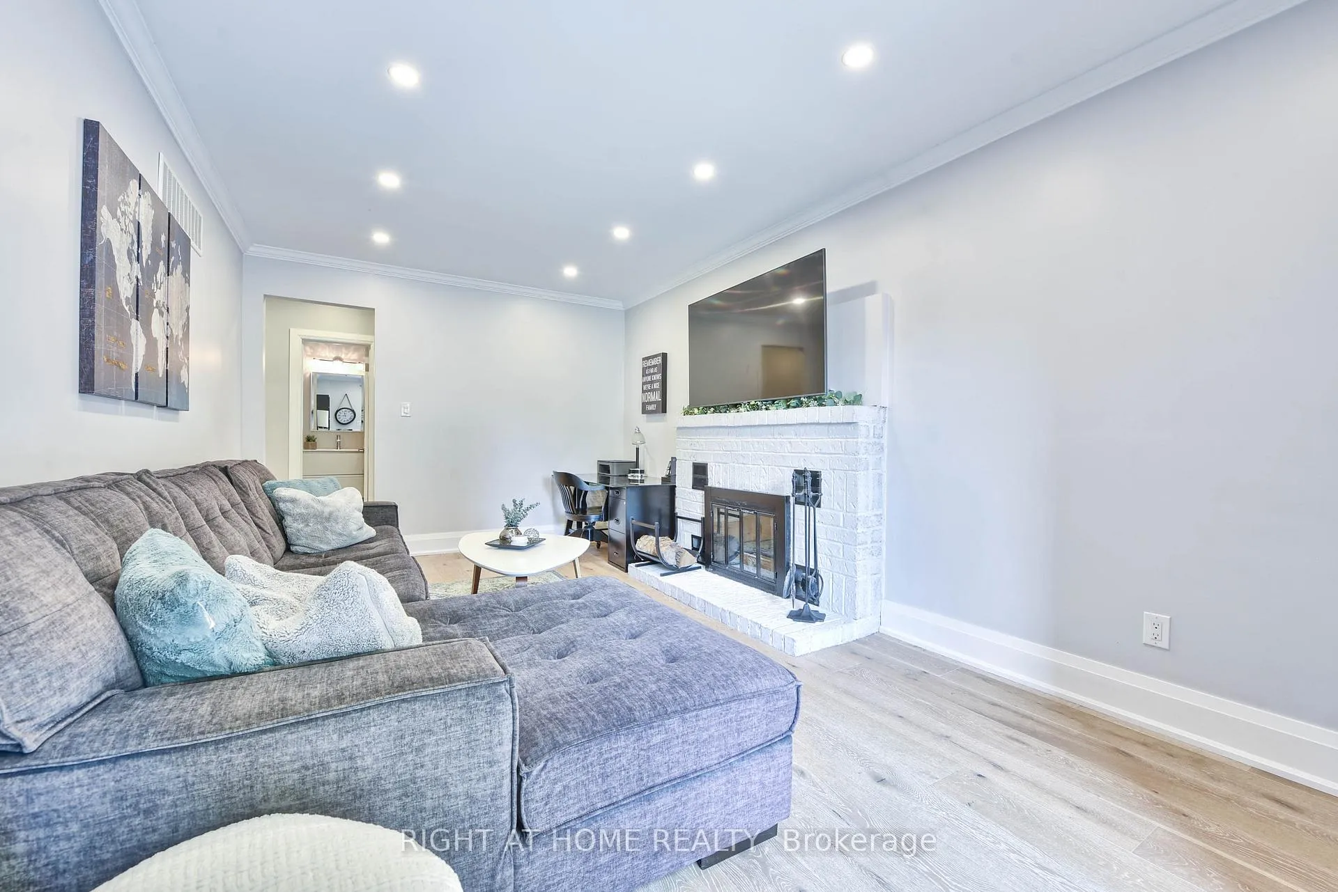 Photo 18 of 1517 Queensbury Crescent, Oakville, College Park — HOMEH