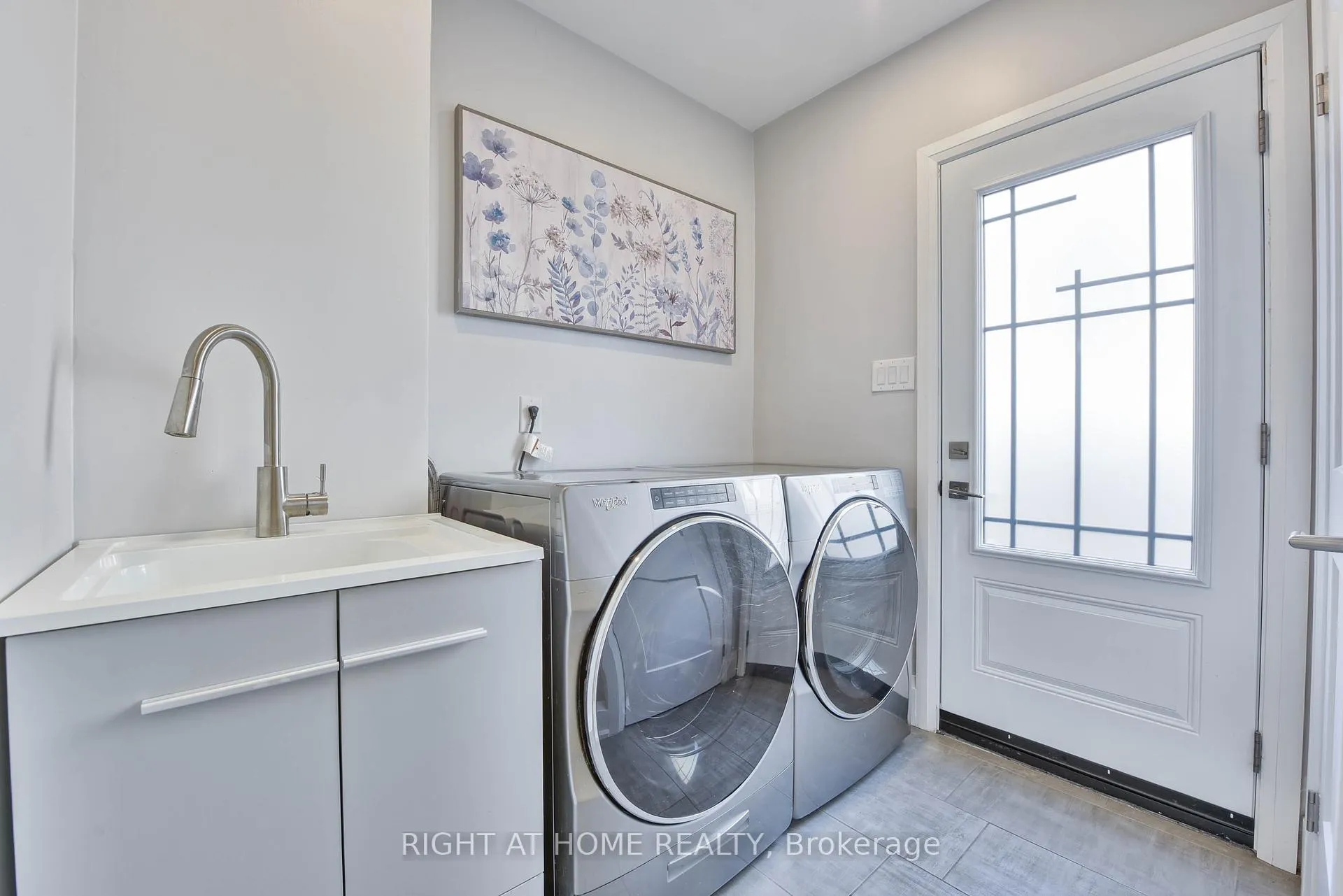 Photo 20 of 1517 Queensbury Crescent, Oakville, College Park — HOMEH