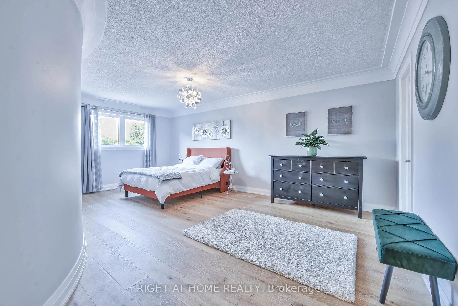 Photo 22 of 1517 Queensbury Crescent, Oakville, College Park — HOMEH