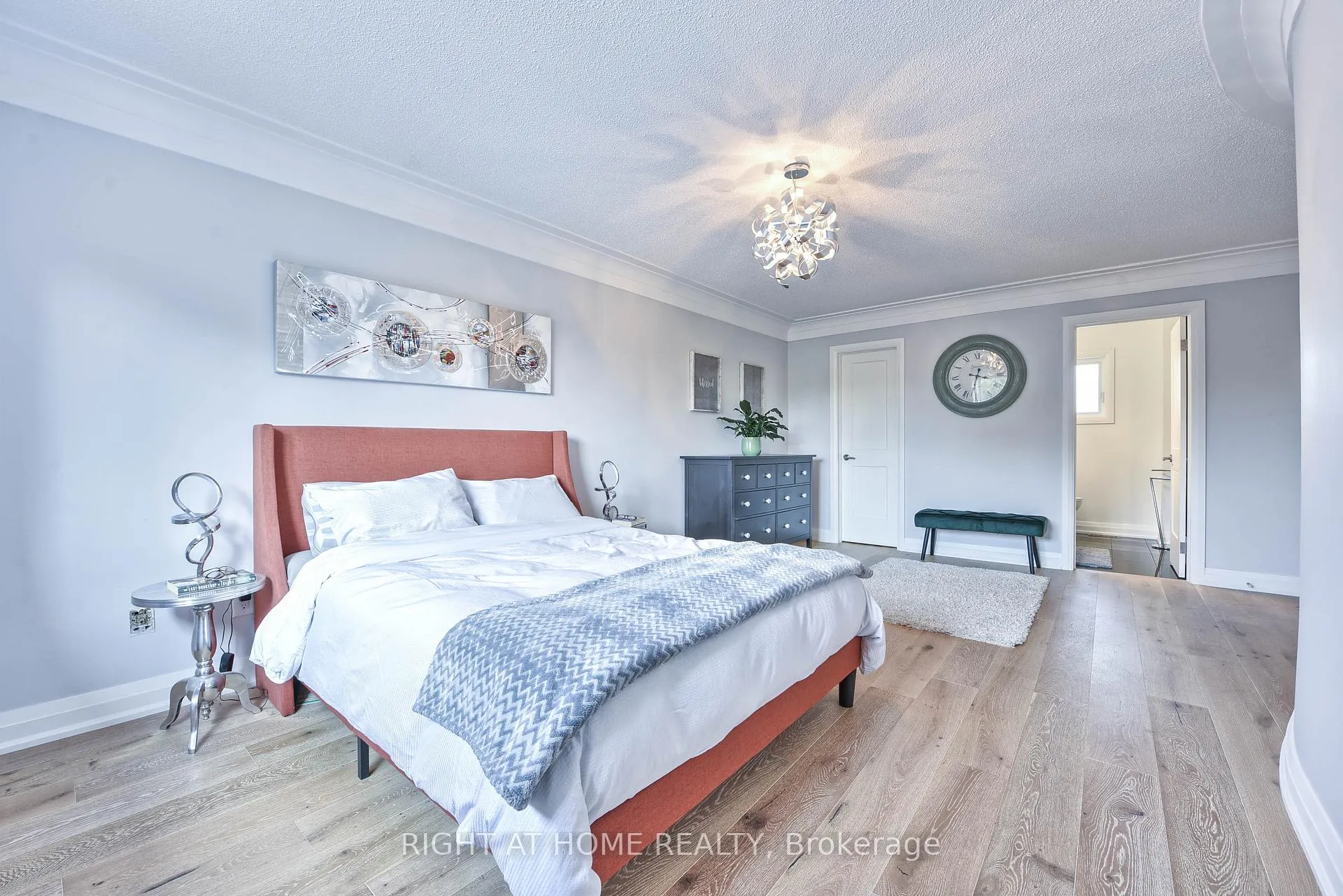 Photo 23 of 1517 Queensbury Crescent, Oakville, College Park — HOMEH