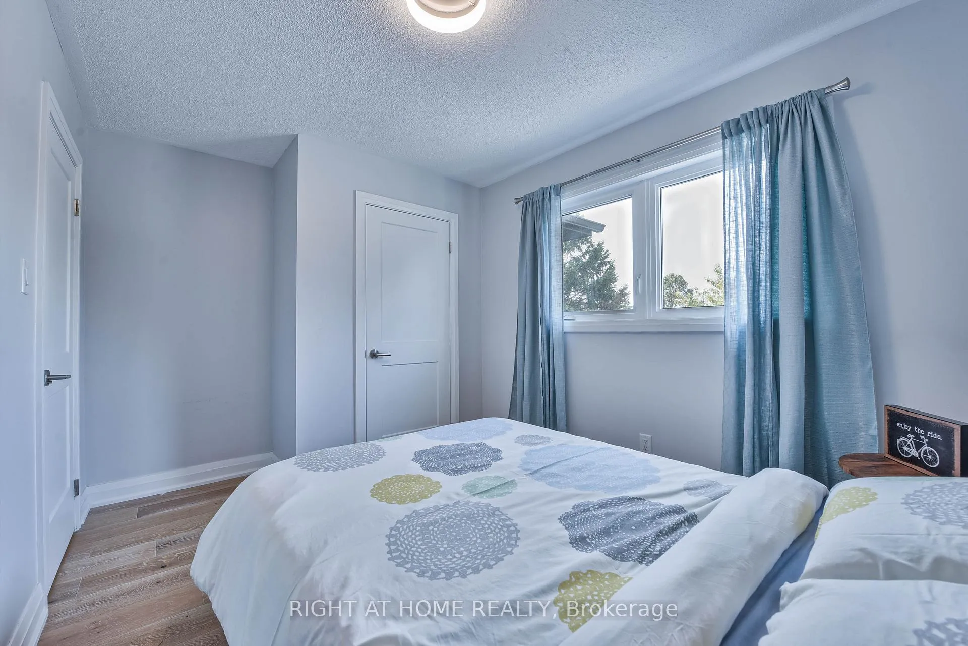 Photo 32 of 1517 Queensbury Crescent, Oakville, College Park — HOMEH
