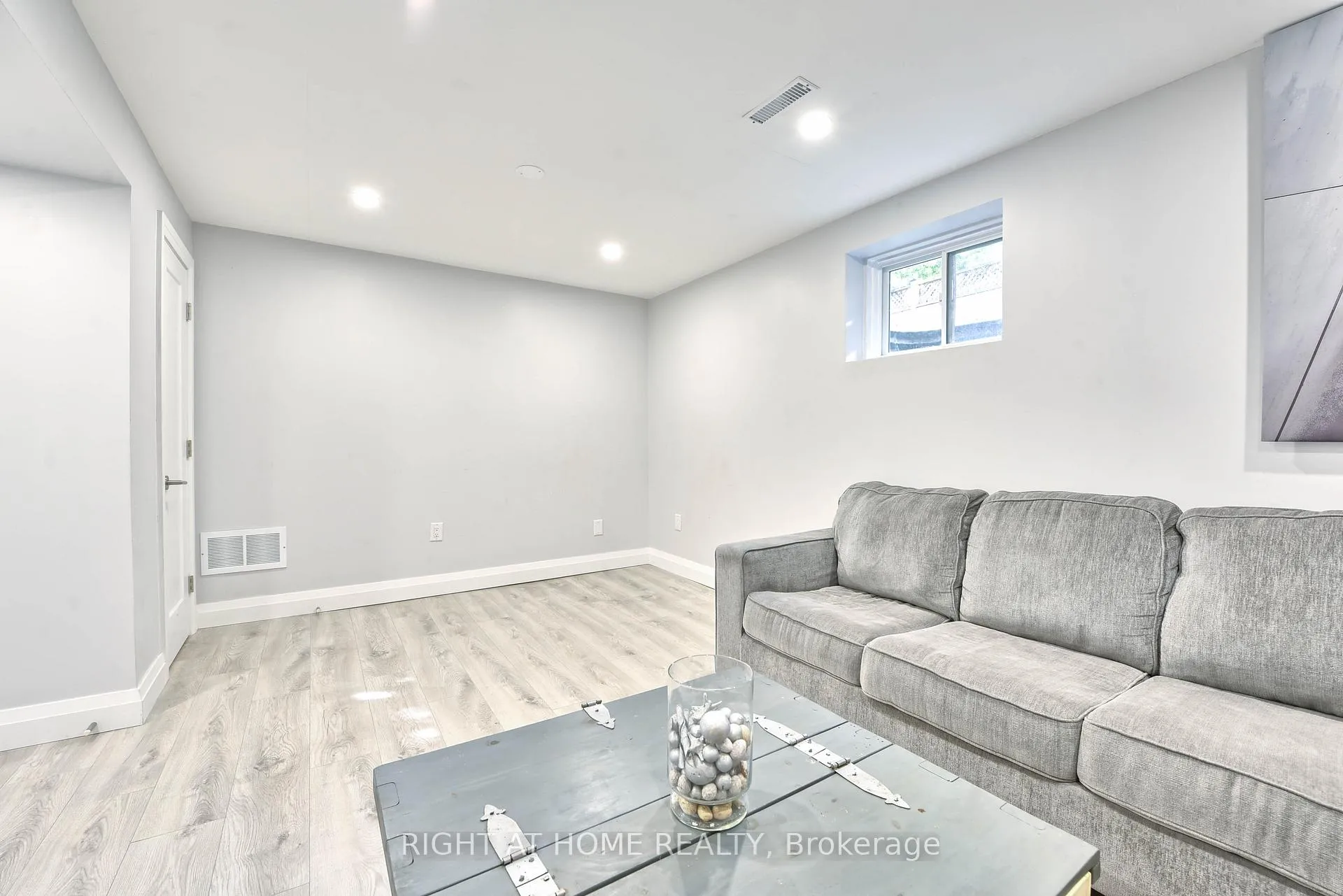 Photo 40 of 1517 Queensbury Crescent, Oakville, College Park — HOMEH
