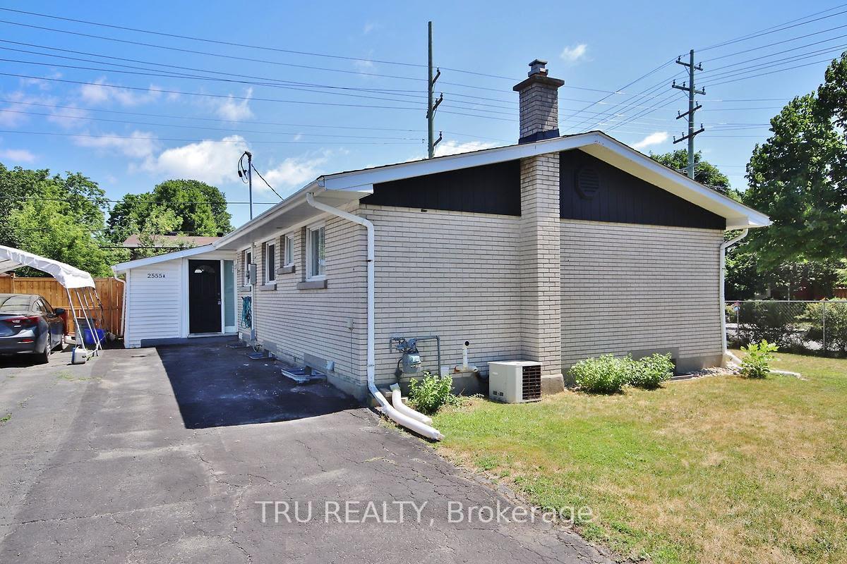 Photo 1 of Unit B, 2555 Iris Street, Ottawa, Parkway Park — HOMEH