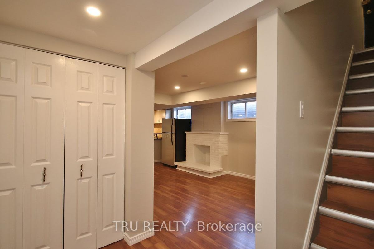 Photo 5 of Unit B, 2555 Iris Street, Ottawa, Parkway Park — HOMEH