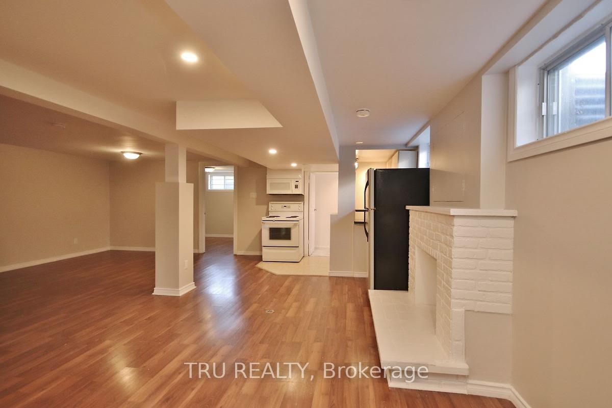Photo 6 of Unit B, 2555 Iris Street, Ottawa, Parkway Park — HOMEH