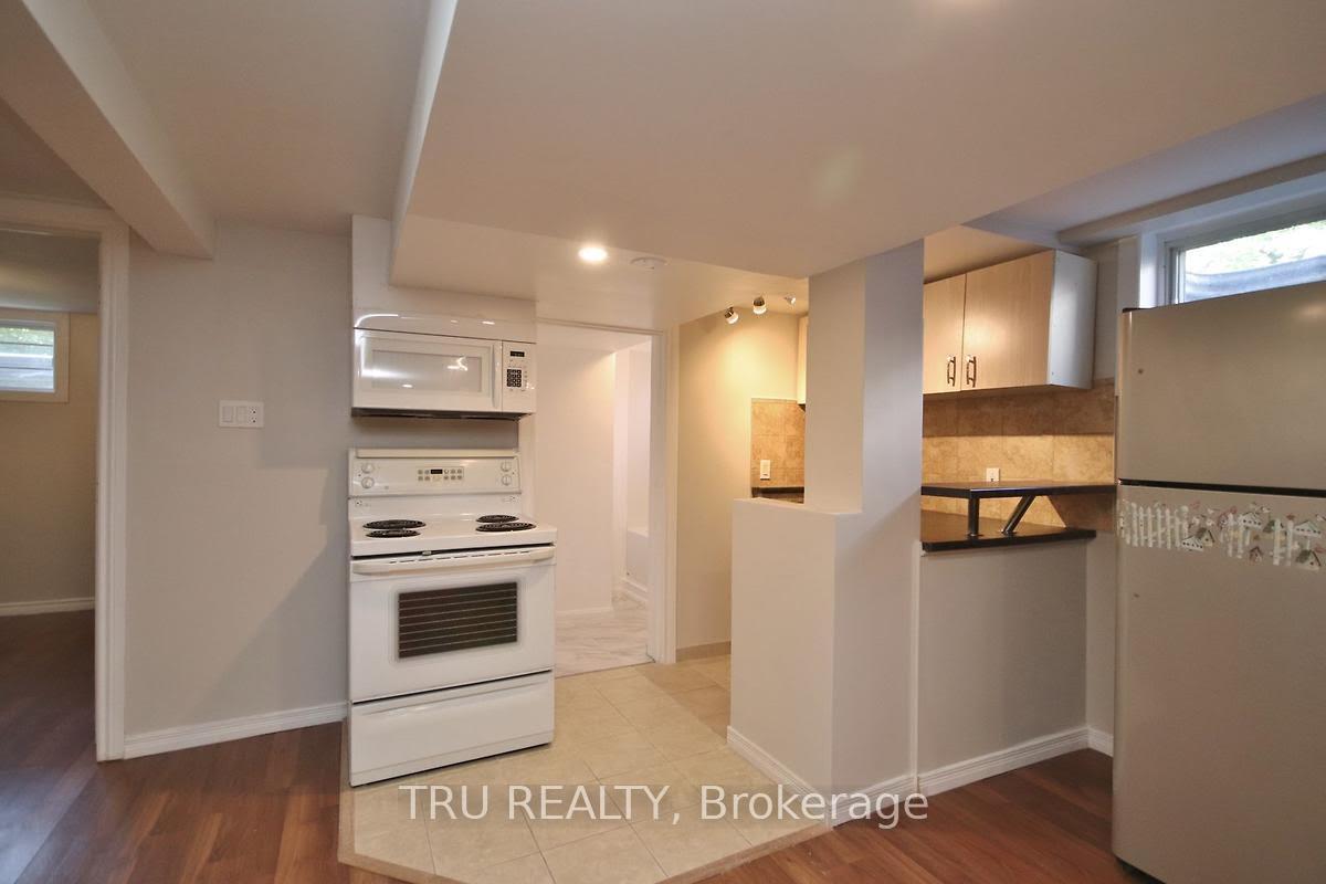 Photo 9 of Unit B, 2555 Iris Street, Ottawa, Parkway Park — HOMEH