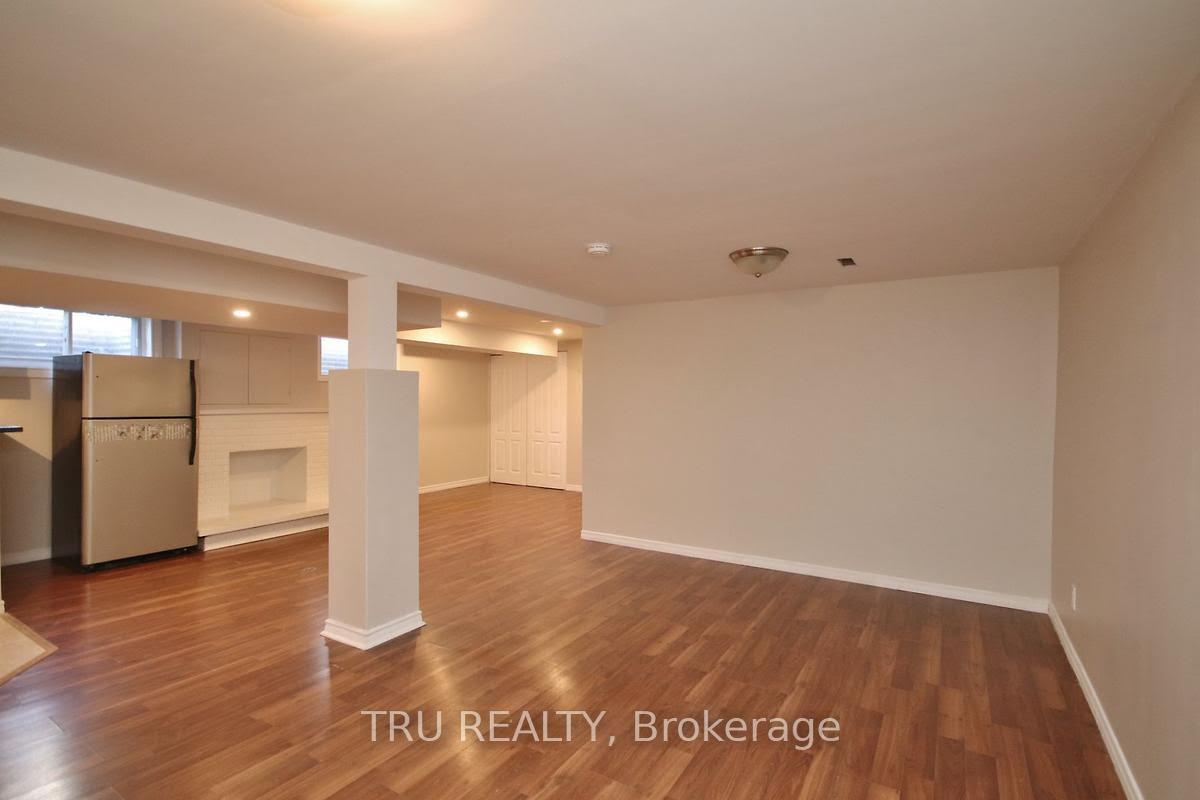 Photo 10 of Unit B, 2555 Iris Street, Ottawa, Parkway Park — HOMEH