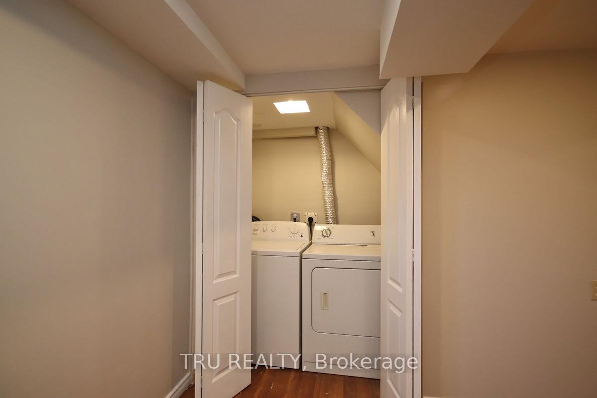 Photo 13 of Unit B, 2555 Iris Street, Ottawa, Parkway Park — HOMEH