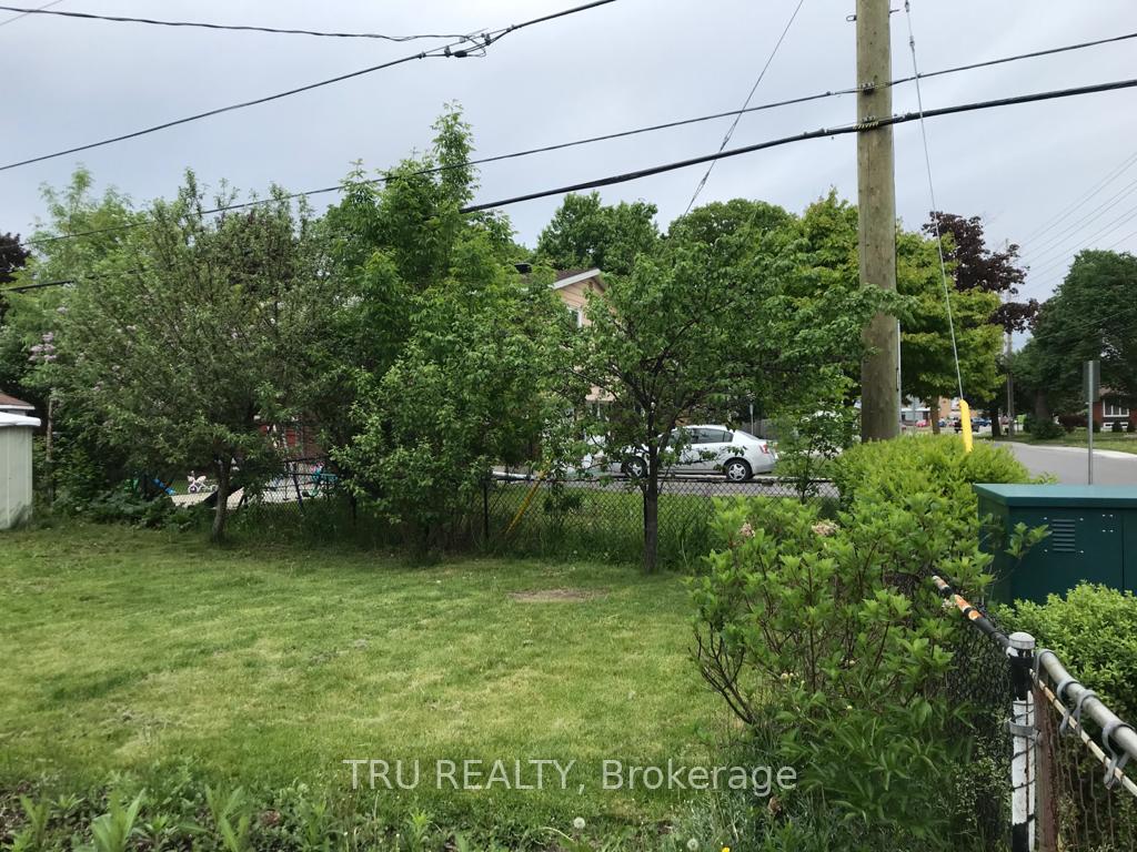 Photo 16 of Unit B, 2555 Iris Street, Ottawa, Parkway Park — HOMEH