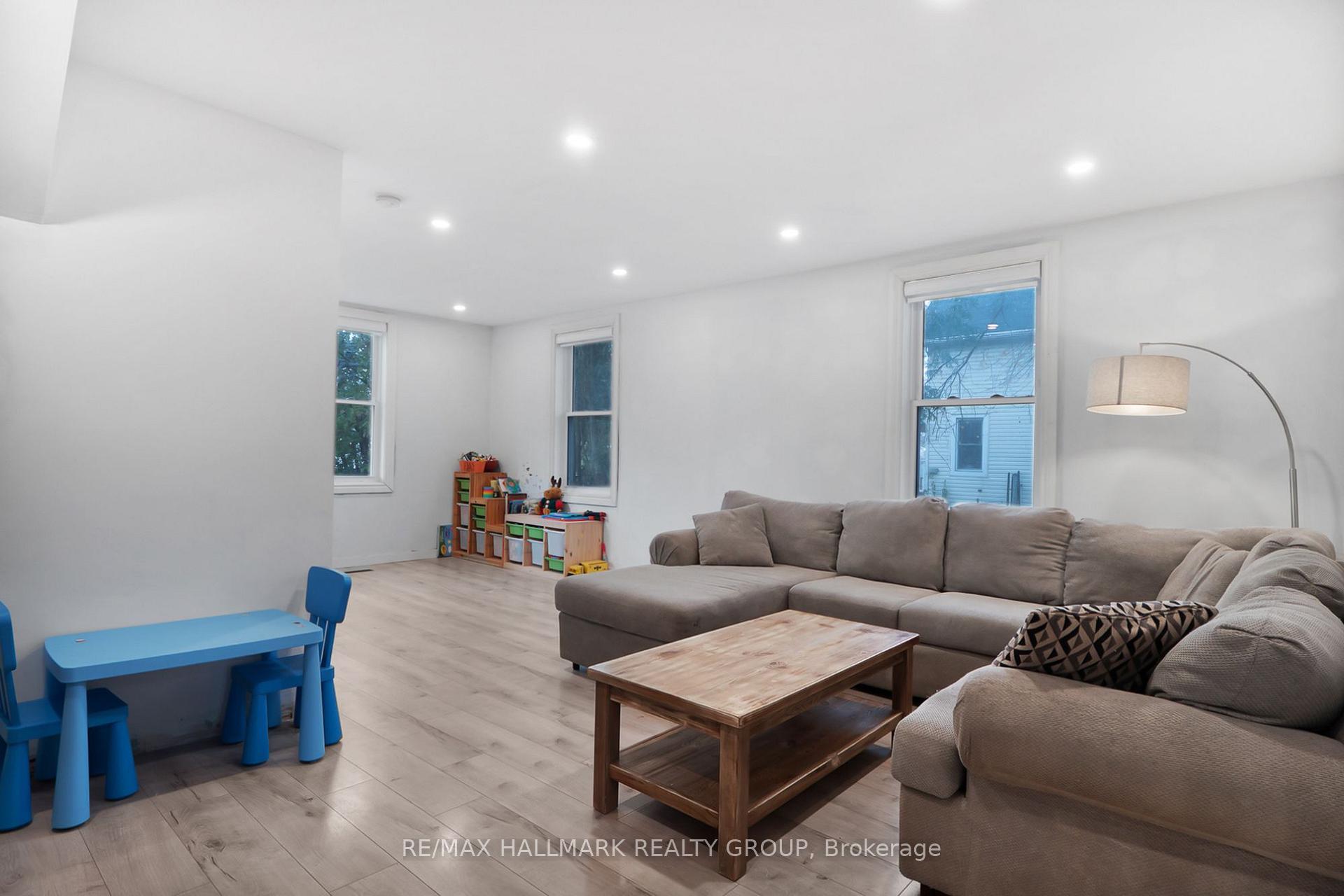 Photo 7 of 475 Centre Street, North Dundas, Winchester — HOMEH