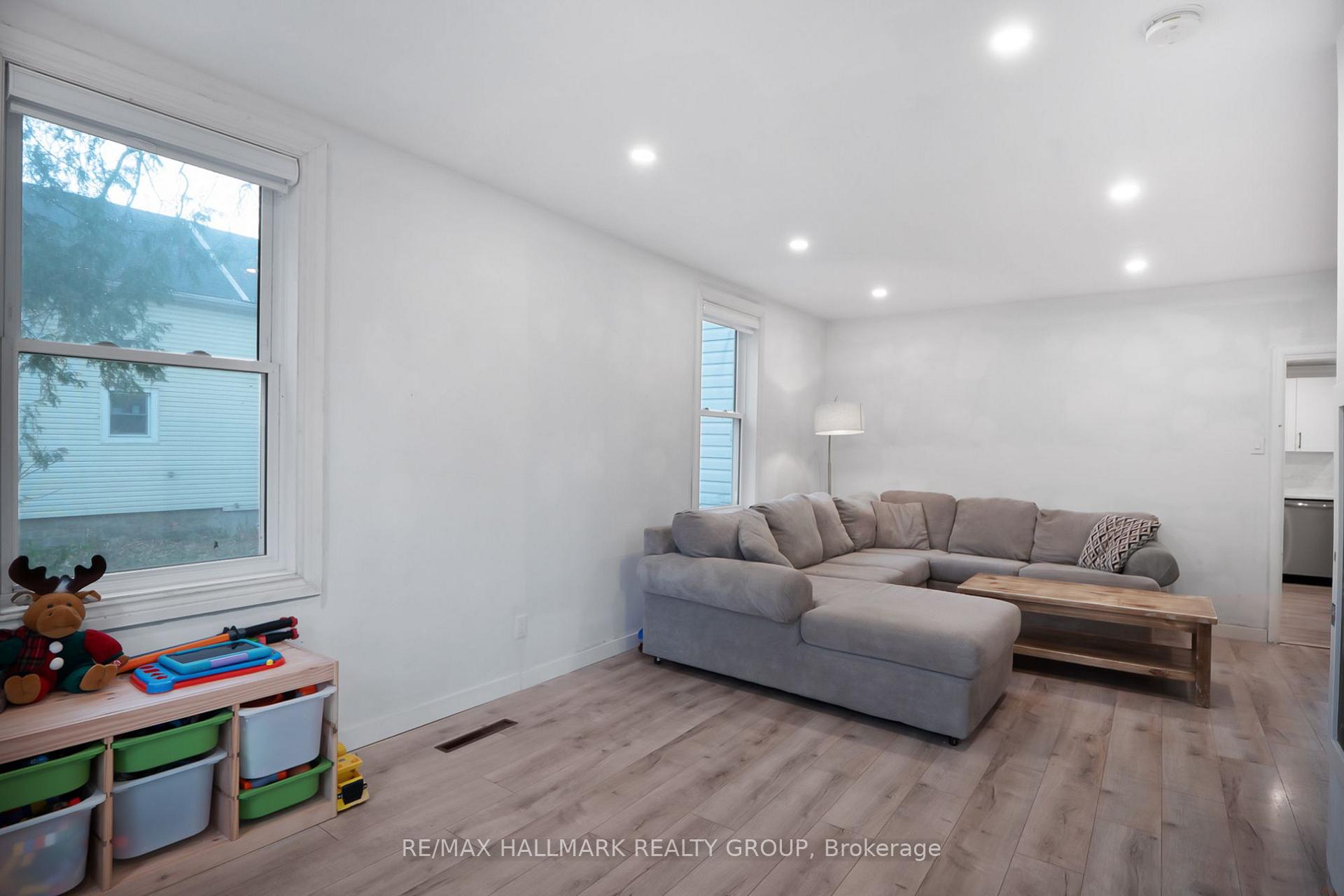 Photo 9 of 475 Centre Street, North Dundas, Winchester — HOMEH