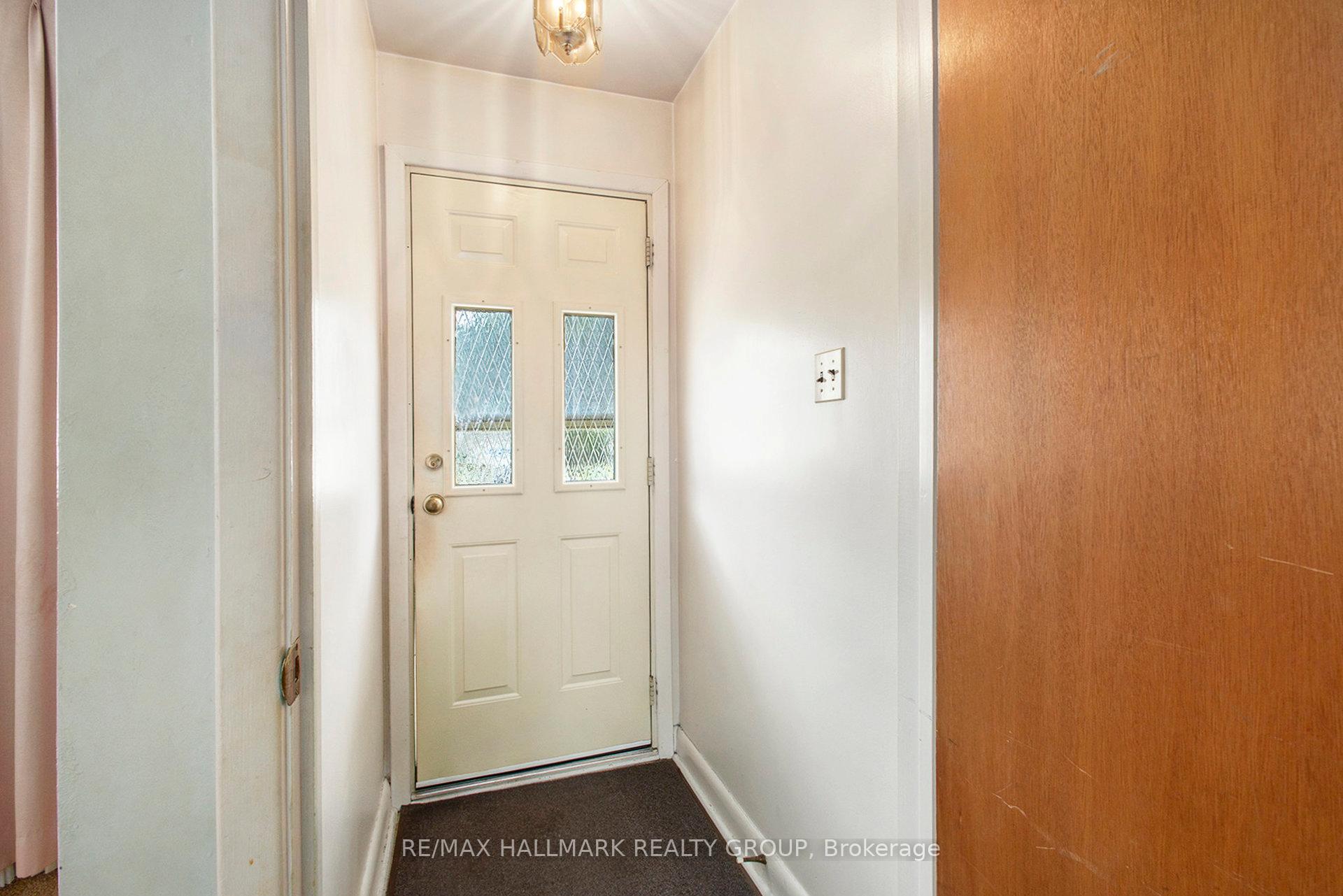Photo 6 of 2375 Cheshire Road, Ottawa, Parkway Park — HOMEH