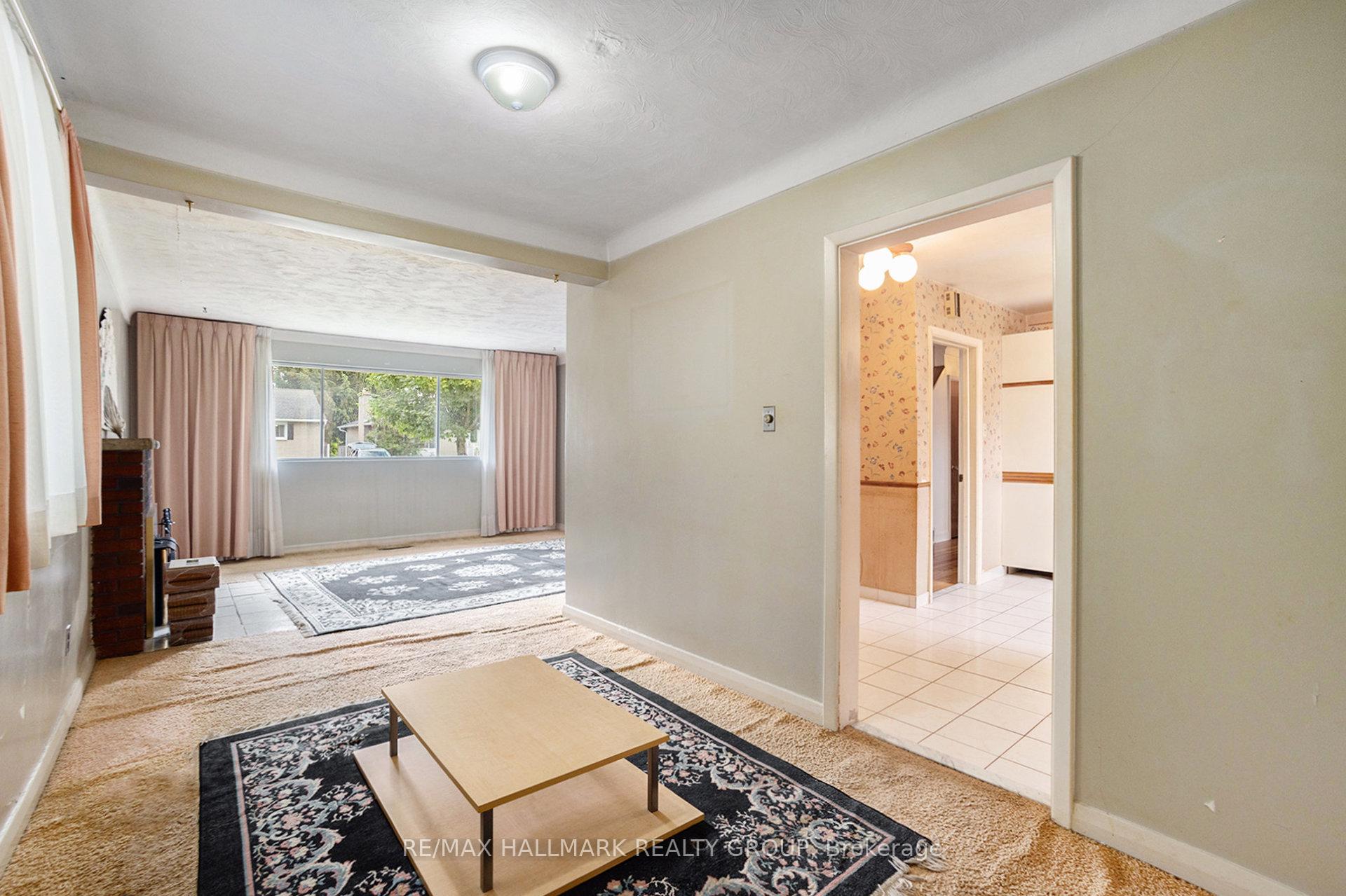 Photo 12 of 2375 Cheshire Road, Ottawa, Parkway Park — HOMEH