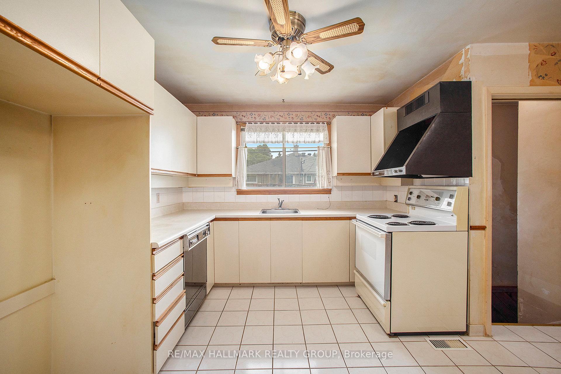 Photo 14 of 2375 Cheshire Road, Ottawa, Parkway Park — HOMEH