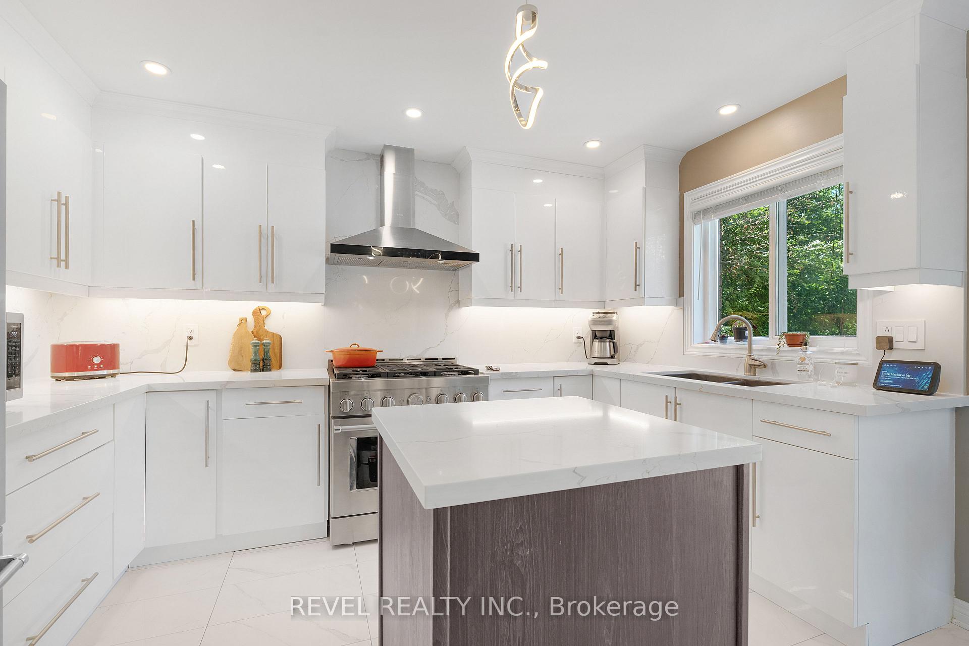 Photo 12 of 17 Michaela Crescent, Pelham, Fonthill — HOMEH