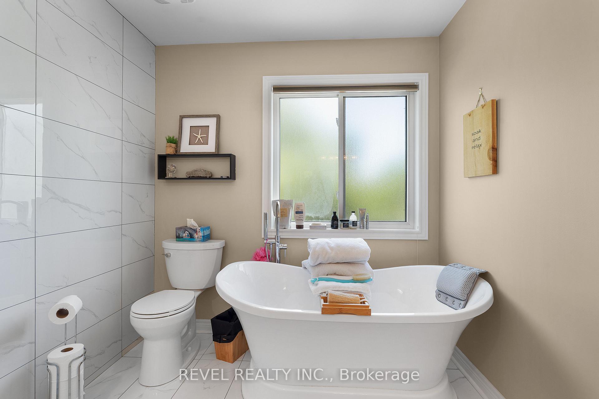 Photo 19 of 17 Michaela Crescent, Pelham, Fonthill — HOMEH