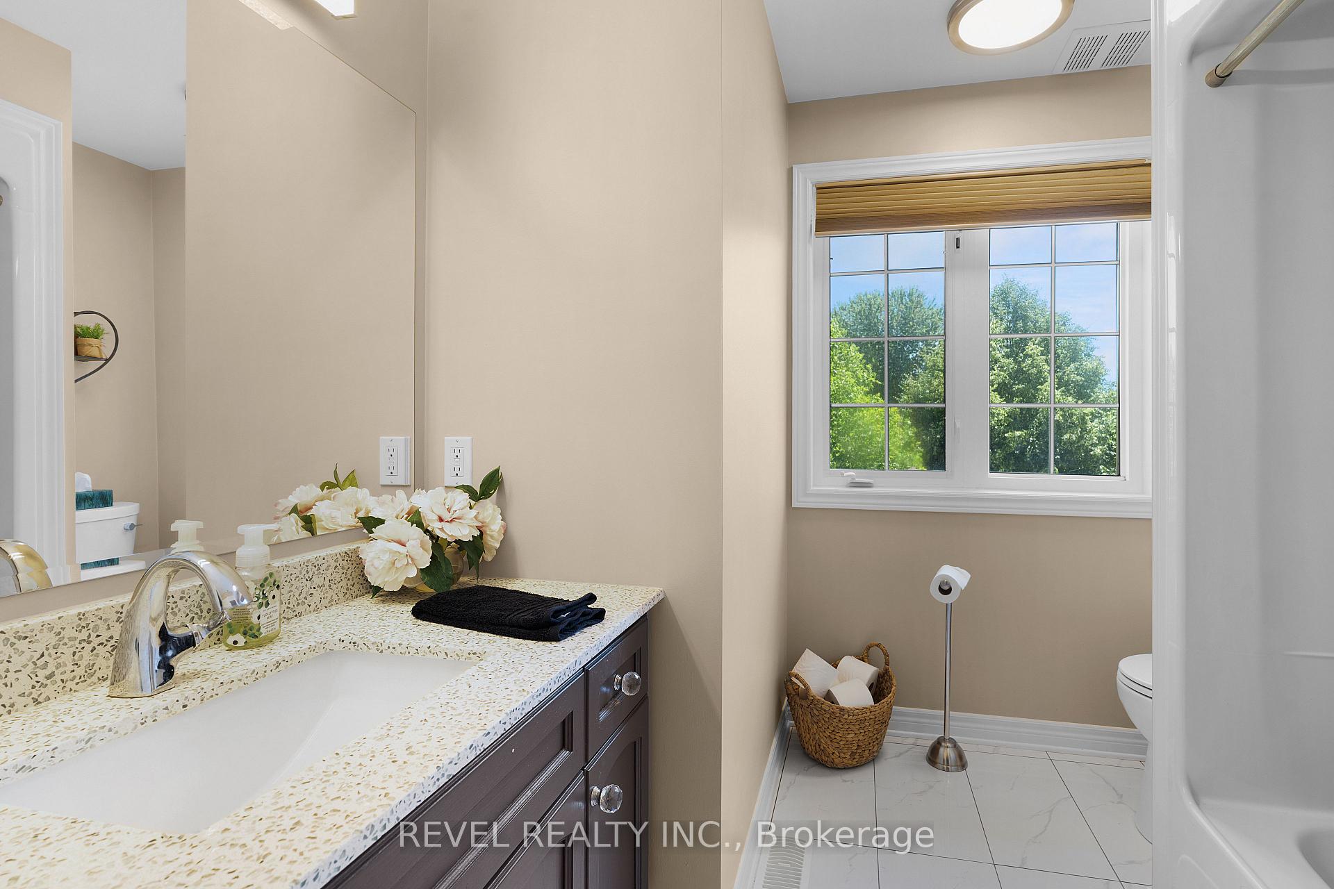 Photo 23 of 17 Michaela Crescent, Pelham, Fonthill — HOMEH