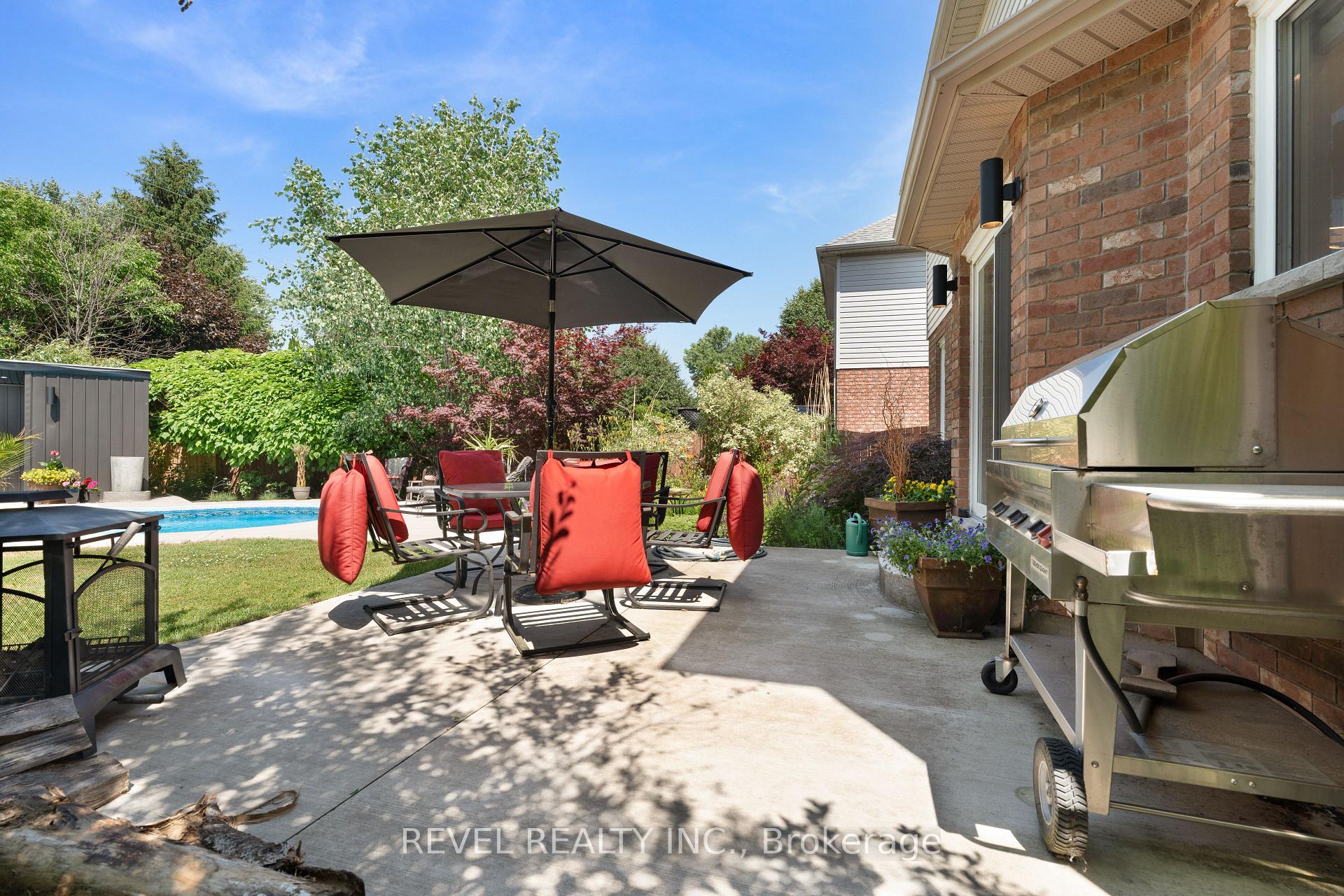 Photo 35 of 17 Michaela Crescent, Pelham, Fonthill — HOMEH