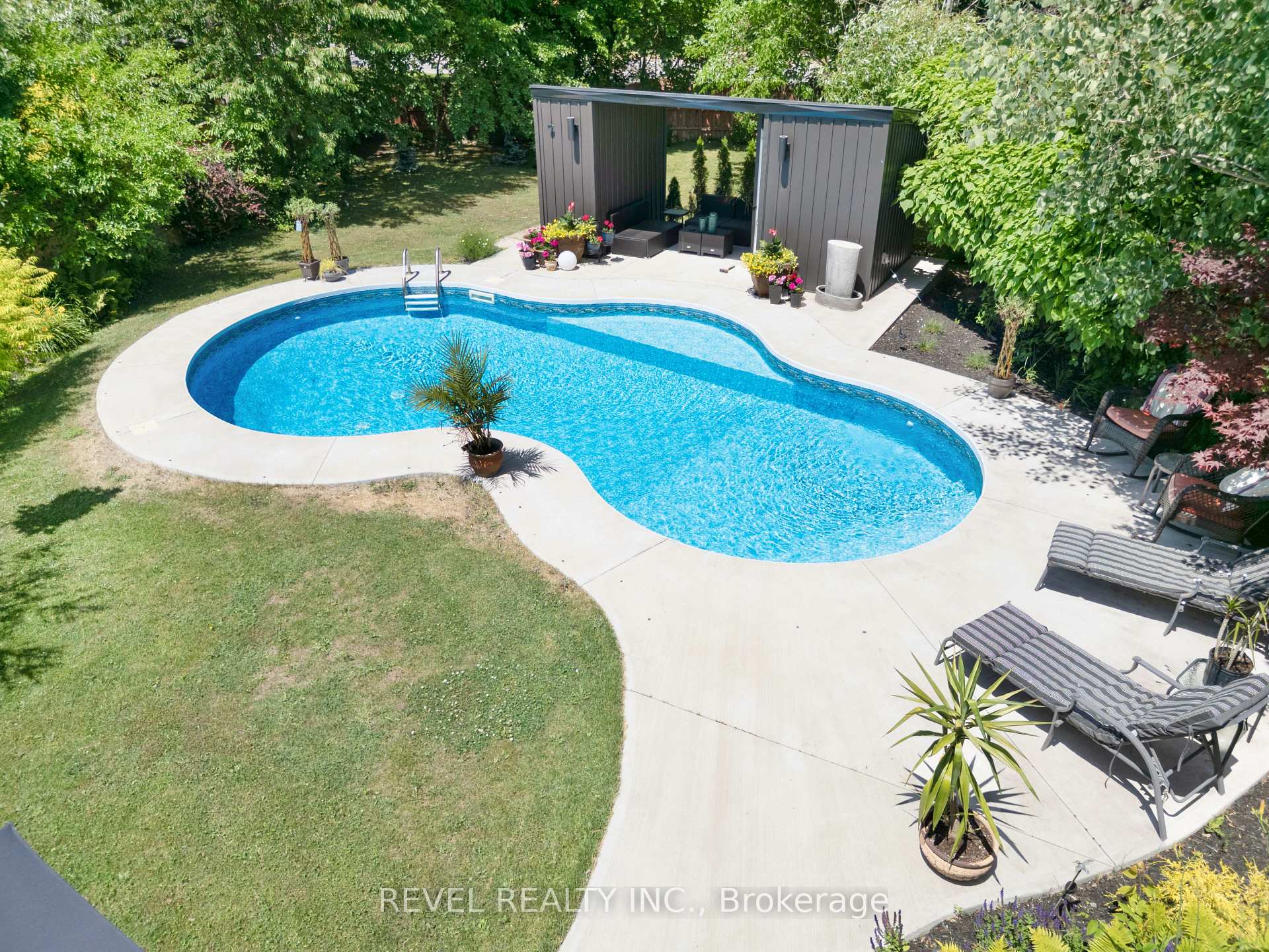 Photo 37 of 17 Michaela Crescent, Pelham, Fonthill — HOMEH