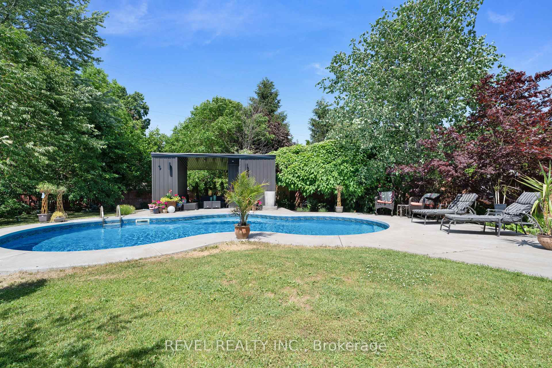 Photo 38 of 17 Michaela Crescent, Pelham, Fonthill — HOMEH
