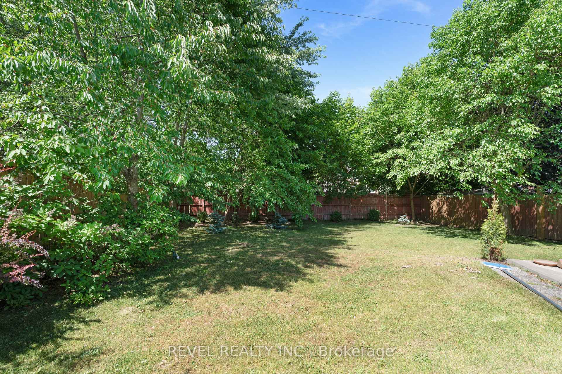 Photo 40 of 17 Michaela Crescent, Pelham, Fonthill — HOMEH