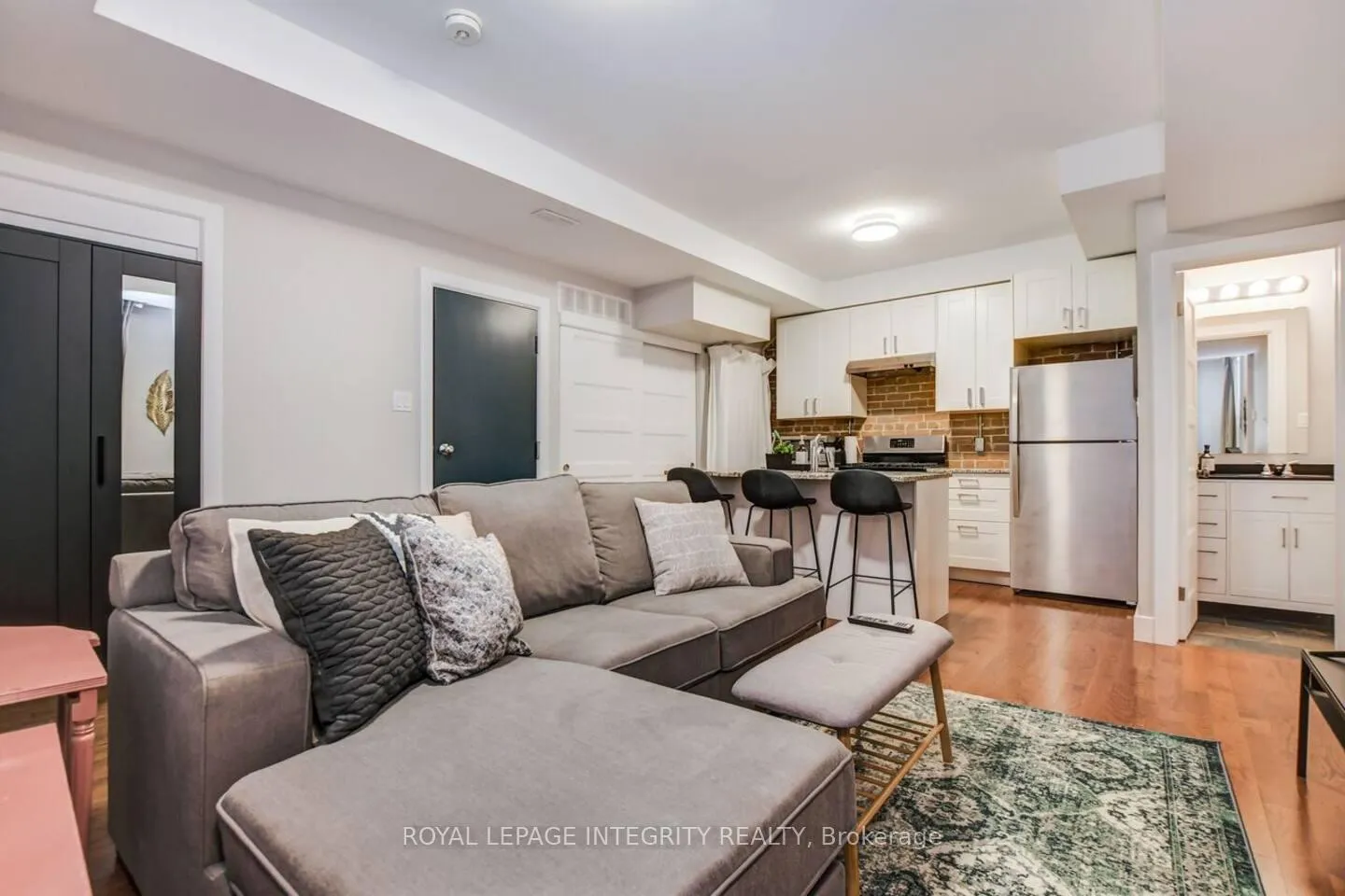 Photo 5 of 222 Argyle Avenue, Ottawa, Ottawa Centre — HOMEH