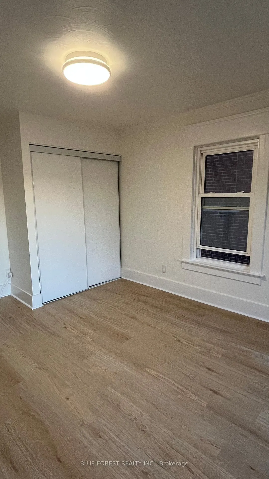Photo 12 of 25 Norfolk Street, Norfolk, Simcoe — HOMEH