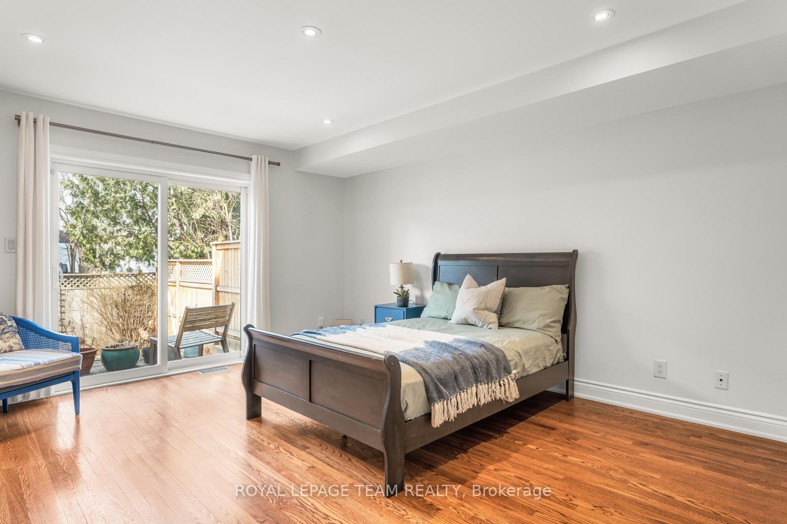 Photo 7 of 32C Douglas Avenue, Ottawa, Lindenlea — HOMEH