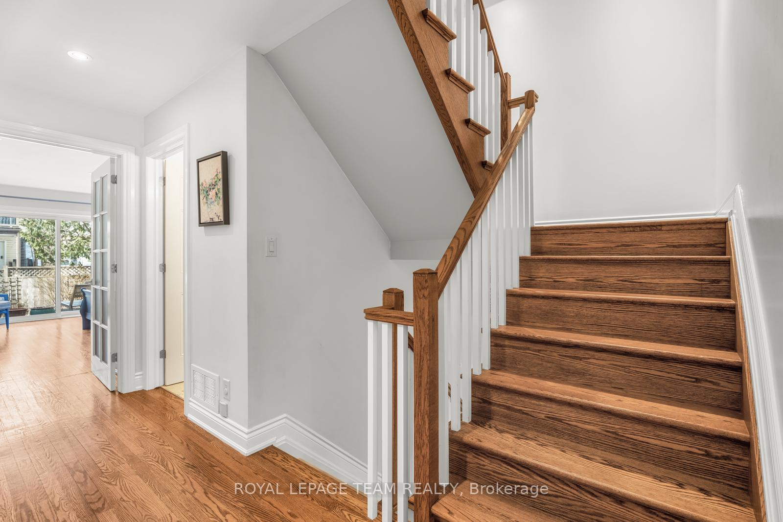 Photo 11 of 32C Douglas Avenue, Ottawa, Lindenlea — HOMEH