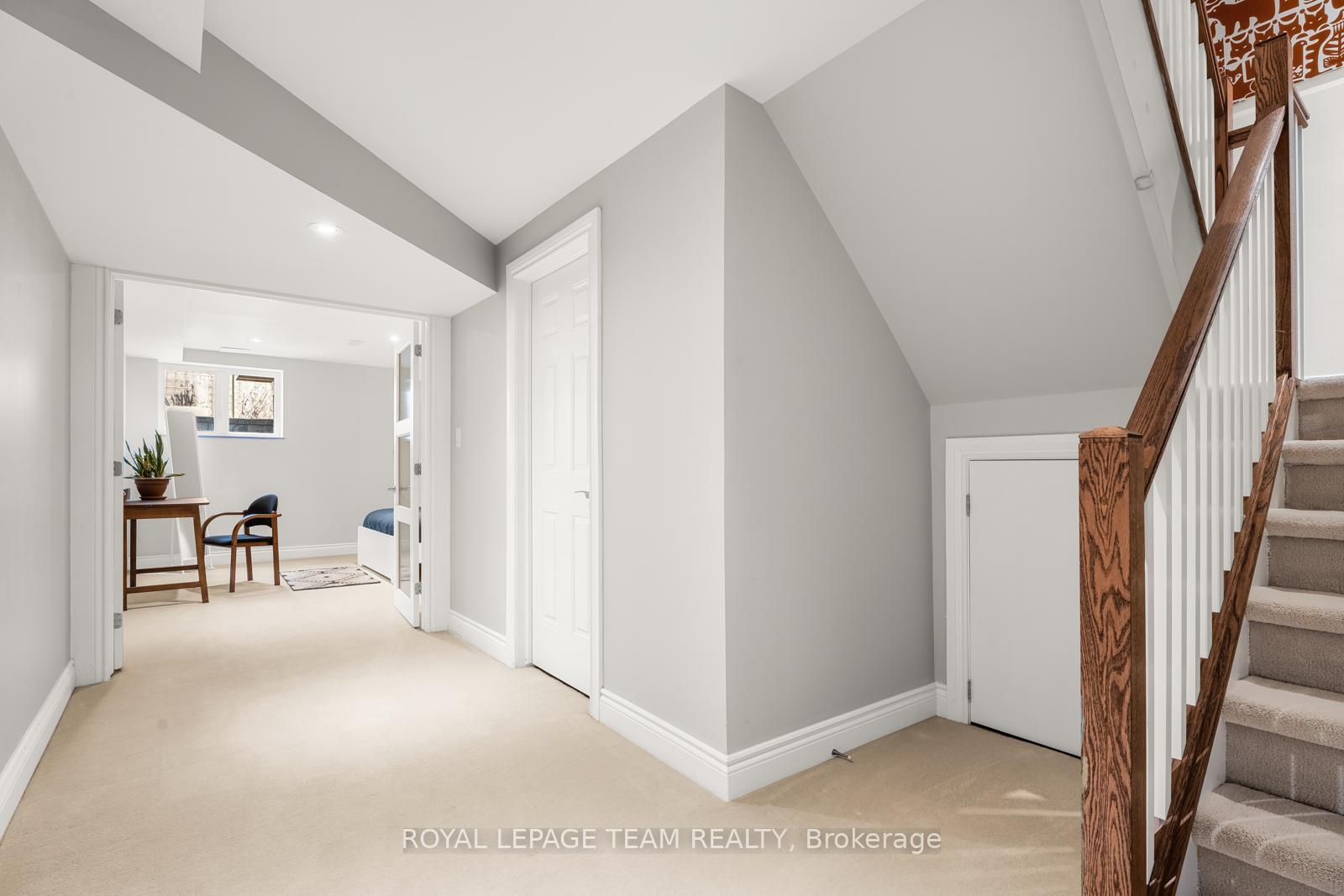 Photo 32 of 32C Douglas Avenue, Ottawa, Lindenlea — HOMEH