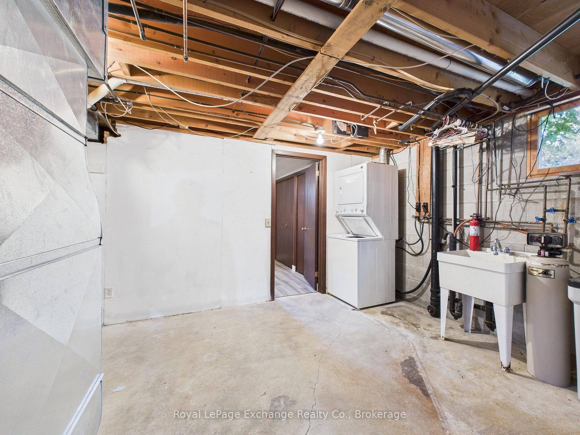 Photo 28 of 521 Shuter Street, North Huron, Wingham — HOMEH