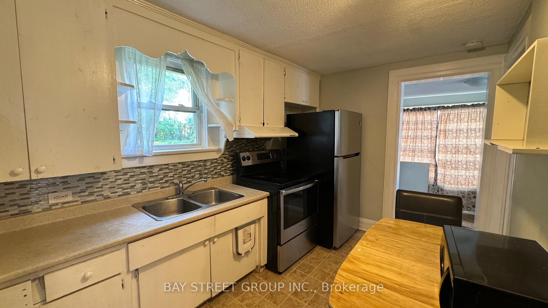 Photo 9 of 4738 Huron Street, Niagara Falls, Downtown — HOMEH