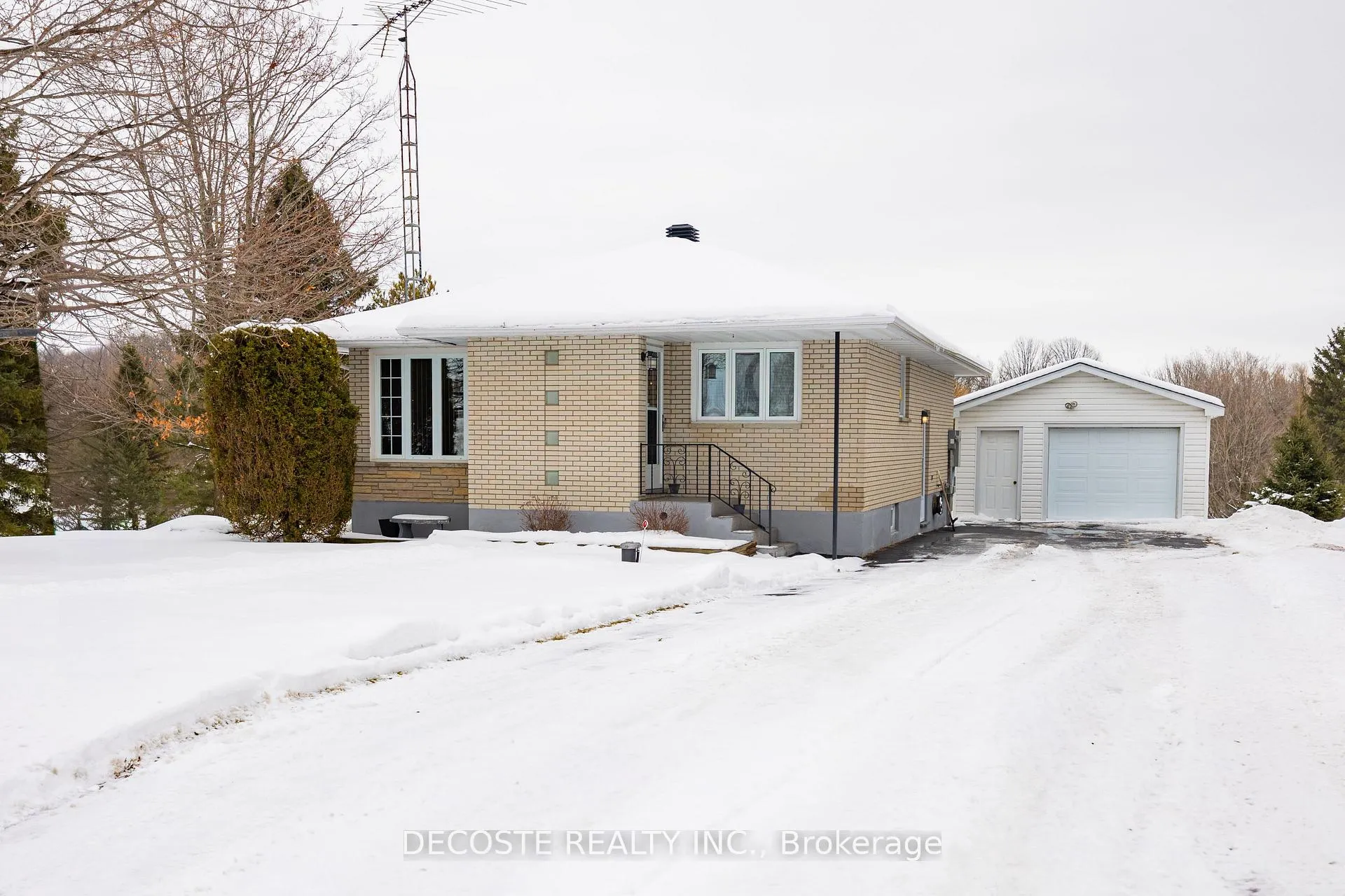 Photo 1 of 20676 Glen Robertson Road, North Glengarry, North Glengarry (Lochiel) Twp — HOMEH